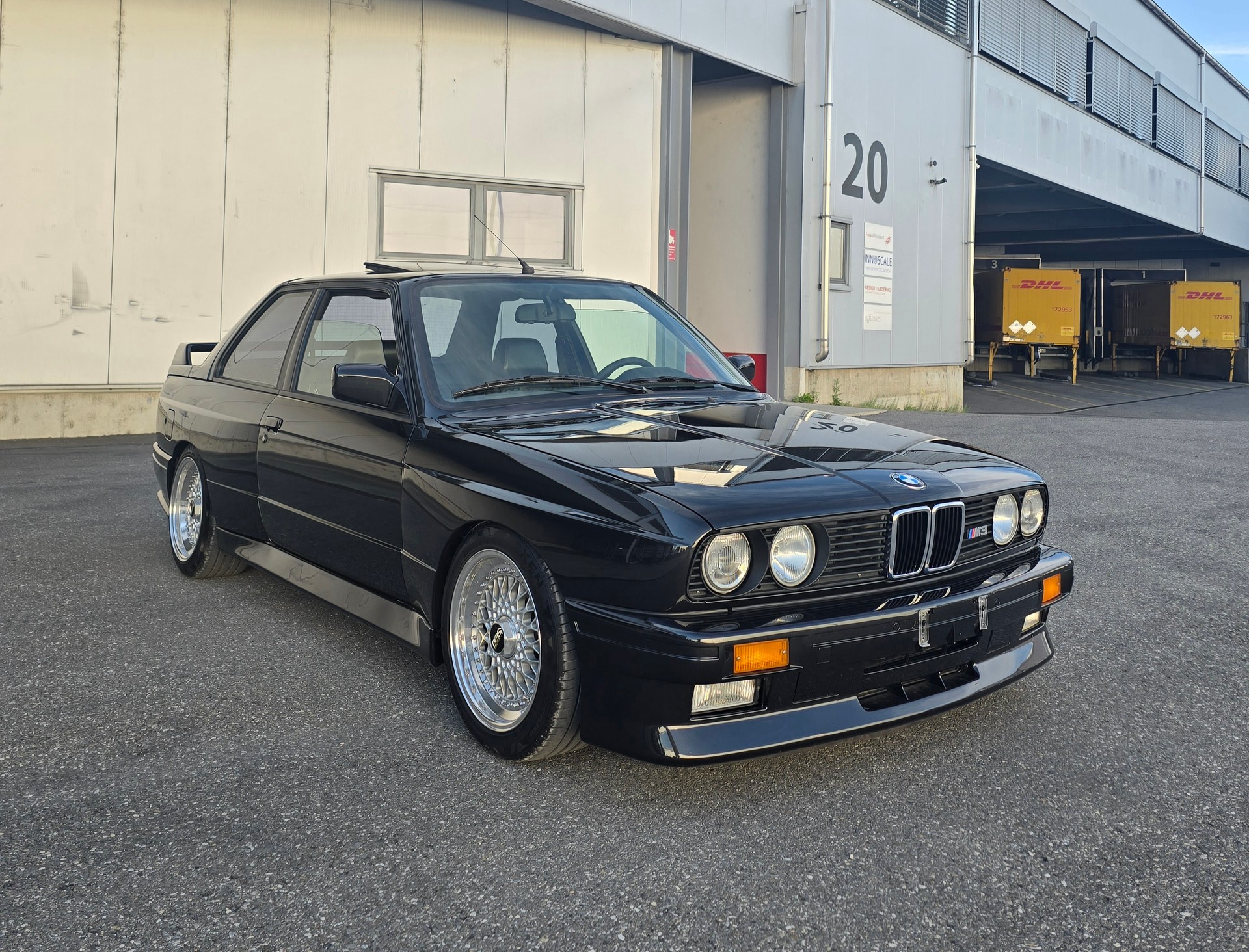BMW M3-image-2