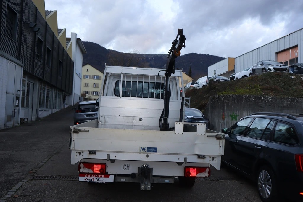 VW Crafter 35 2.0 TDI CR ** Kran ** 7-Plätzer ** AHK ** Nutz-920kg **-image-4