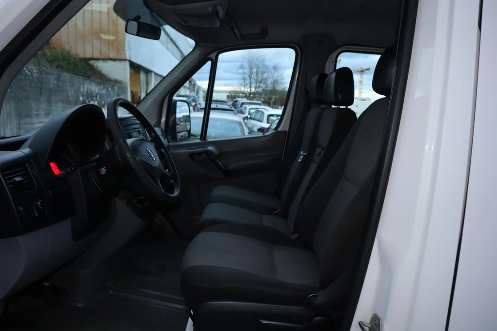 VW Crafter 35 2.0 TDI CR ** Kran ** 7-Plätzer ** AHK ** Nutz-920kg **-image-8