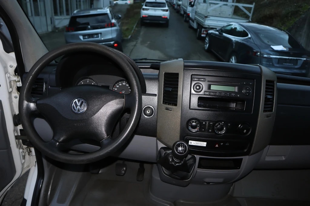 VW Crafter 35 2.0 TDI CR ** Kran ** 7-Plätzer ** AHK ** Nutz-920kg **-image-7