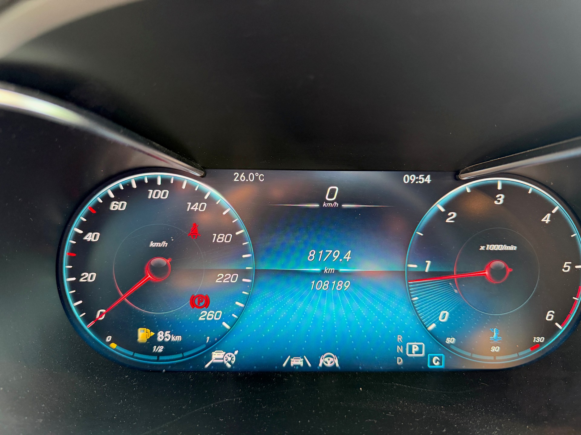 MERCEDES-BENZ GLC 220 d AMG Line 4m-image-9