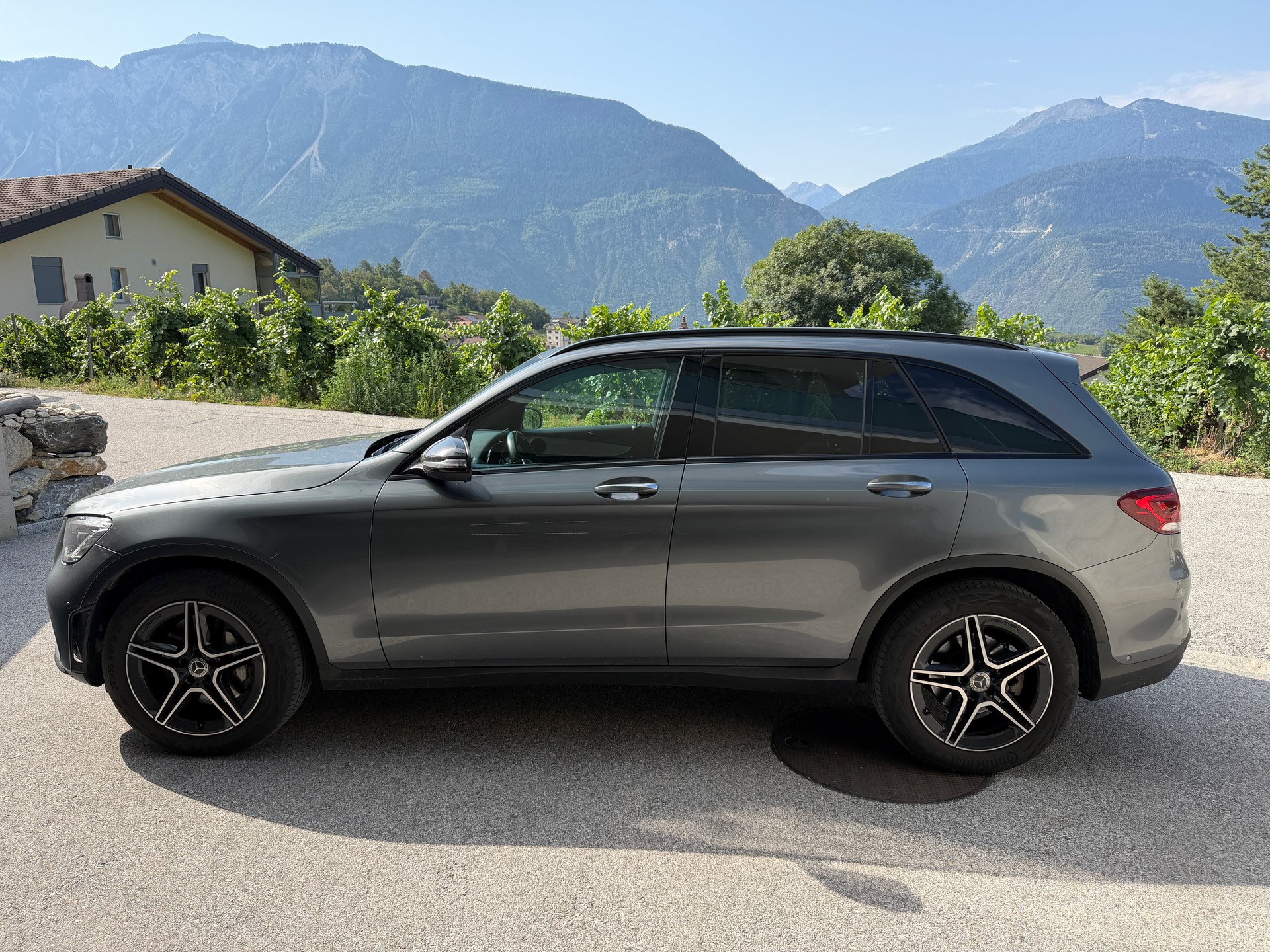 MERCEDES-BENZ GLC 220 d AMG Line 4m-image-0