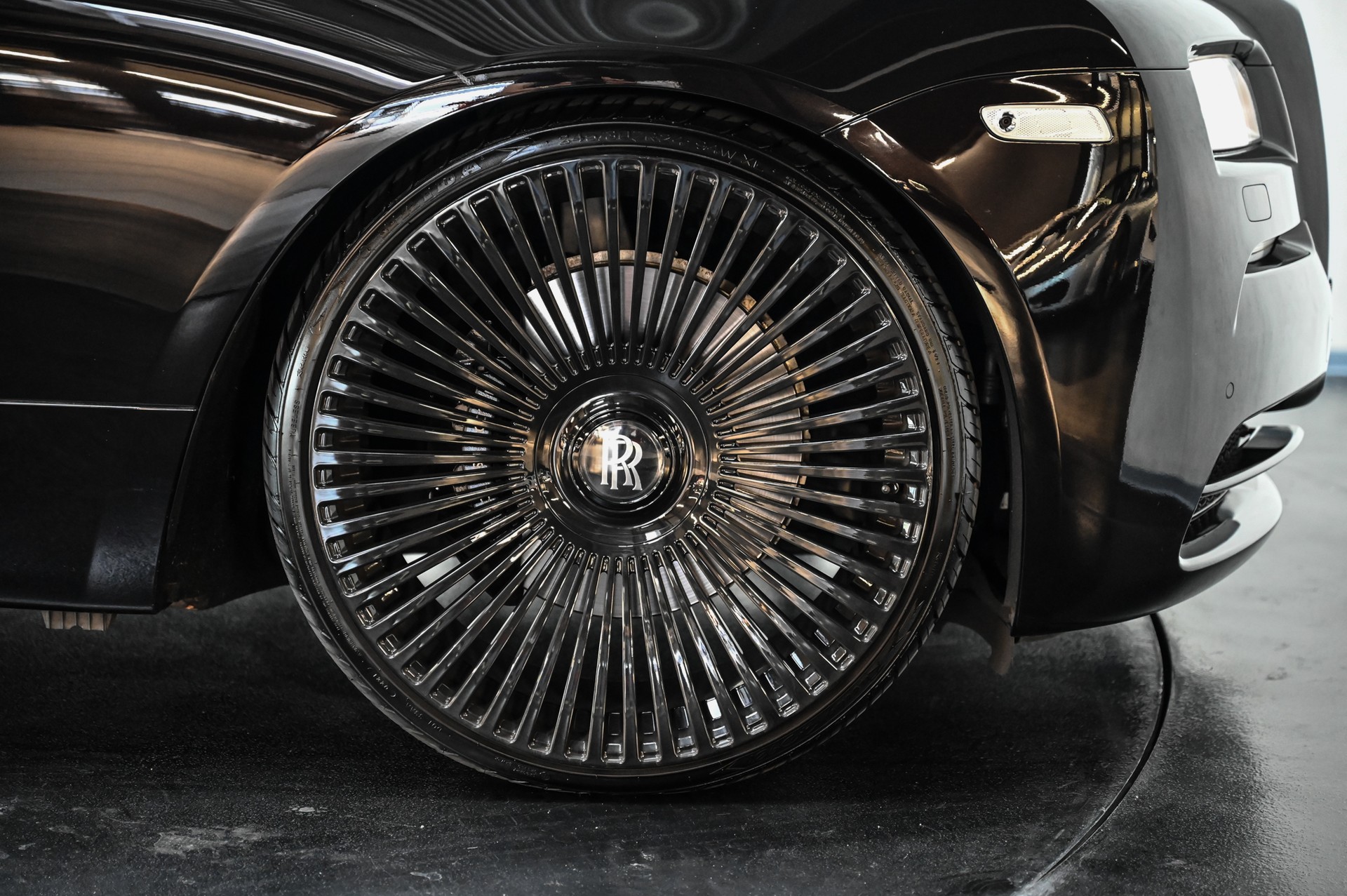 ROLLS-ROYCE Wraith 6.6 V12 "1 of 9 Inspired by Music Editions"-image-11