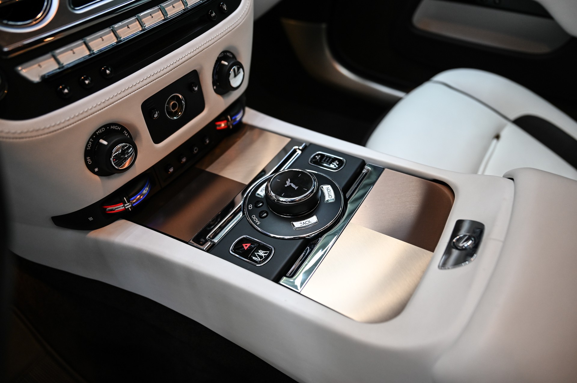 ROLLS-ROYCE Wraith 6.6 V12 "1 of 9 Inspired by Music Editions"-image-28