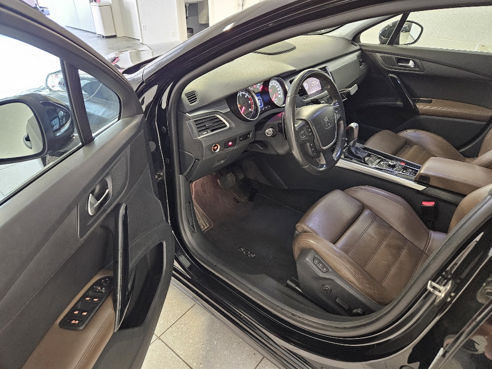 PEUGEOT 508 SW 2.2 HDI GT Automatic-image-8
