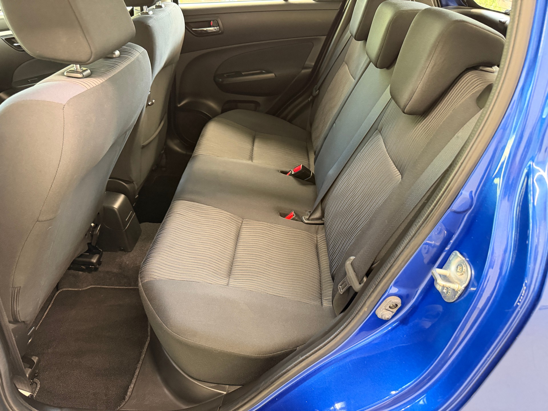 SUZUKI Swift 1.2i 16V GL 4x4-image-12