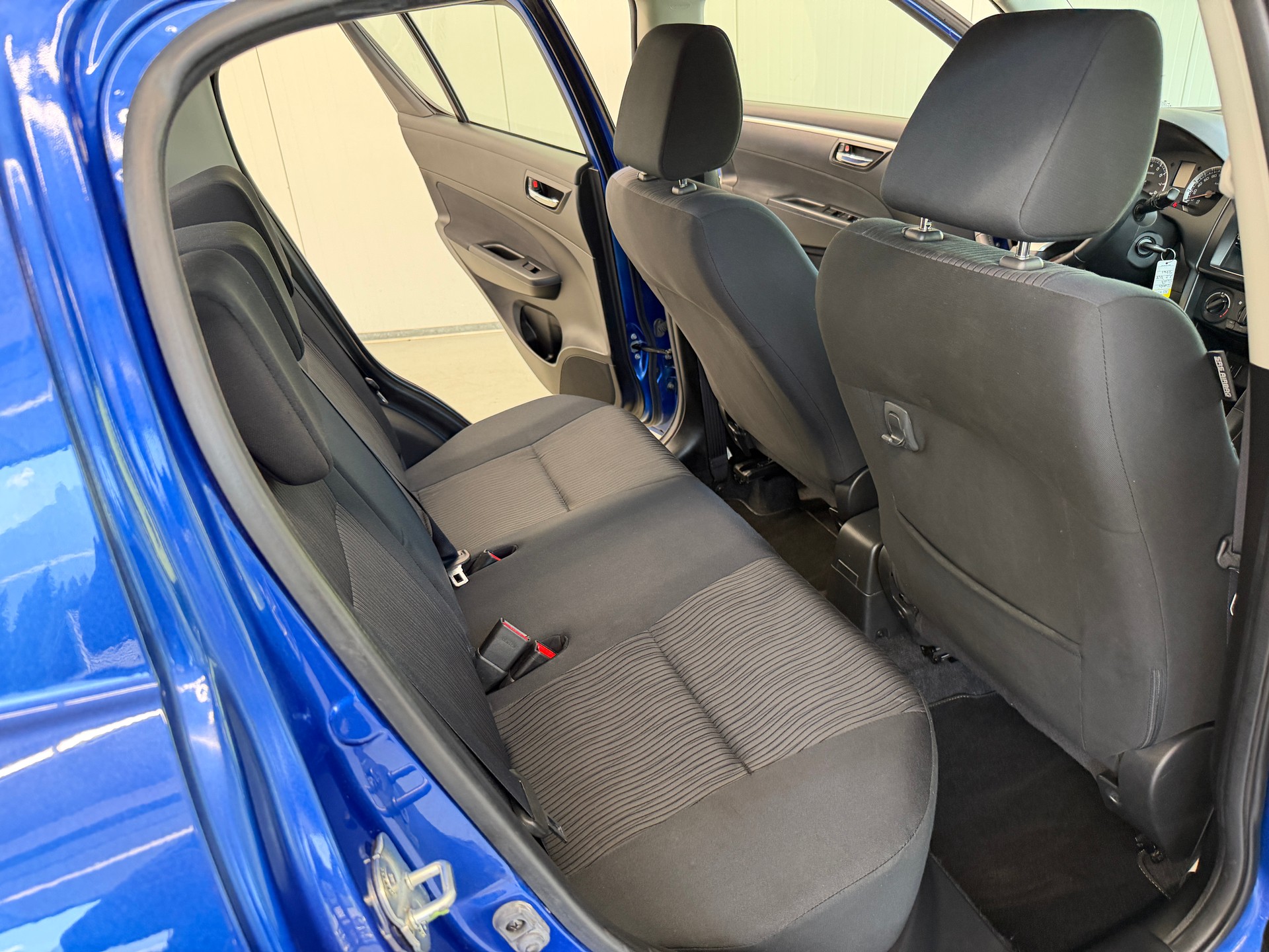 SUZUKI Swift 1.2i 16V GL 4x4-image-15