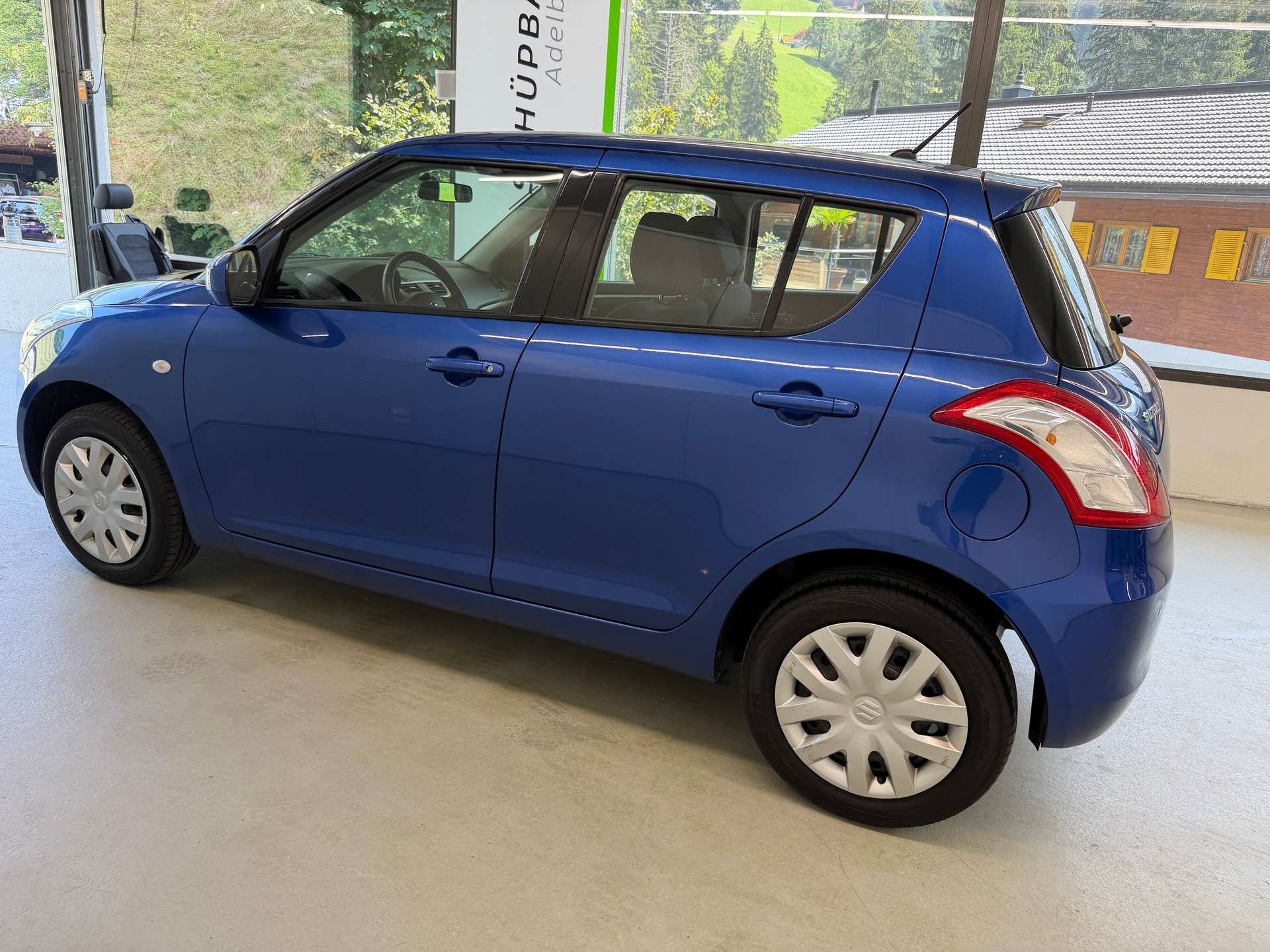 SUZUKI Swift 1.2i 16V GL 4x4-image-6