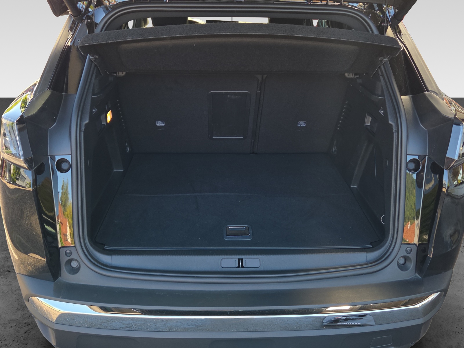PEUGEOT 3008 225e Hybrid2 GT EAT8-image-13