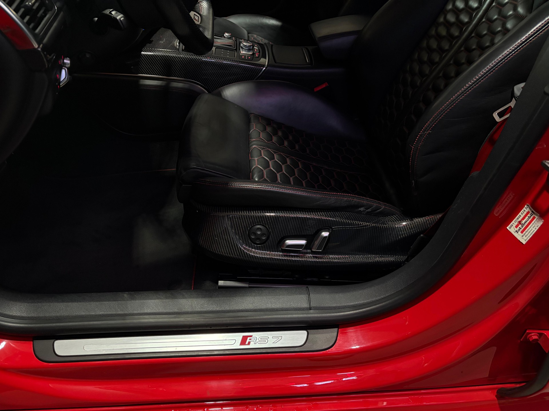 AUDI RS7-image-10