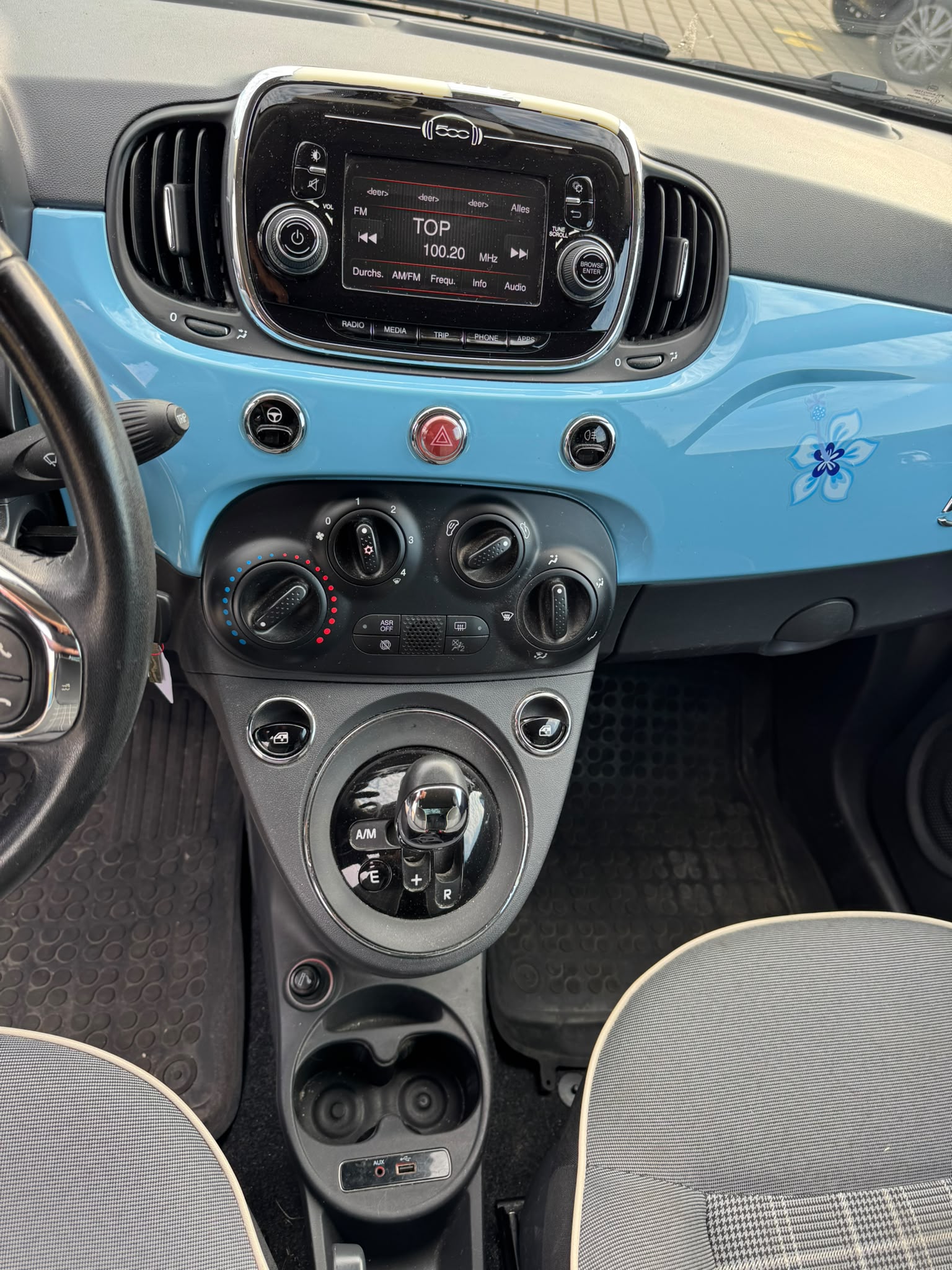 FIAT 500C 1.2 Lounge-image-10