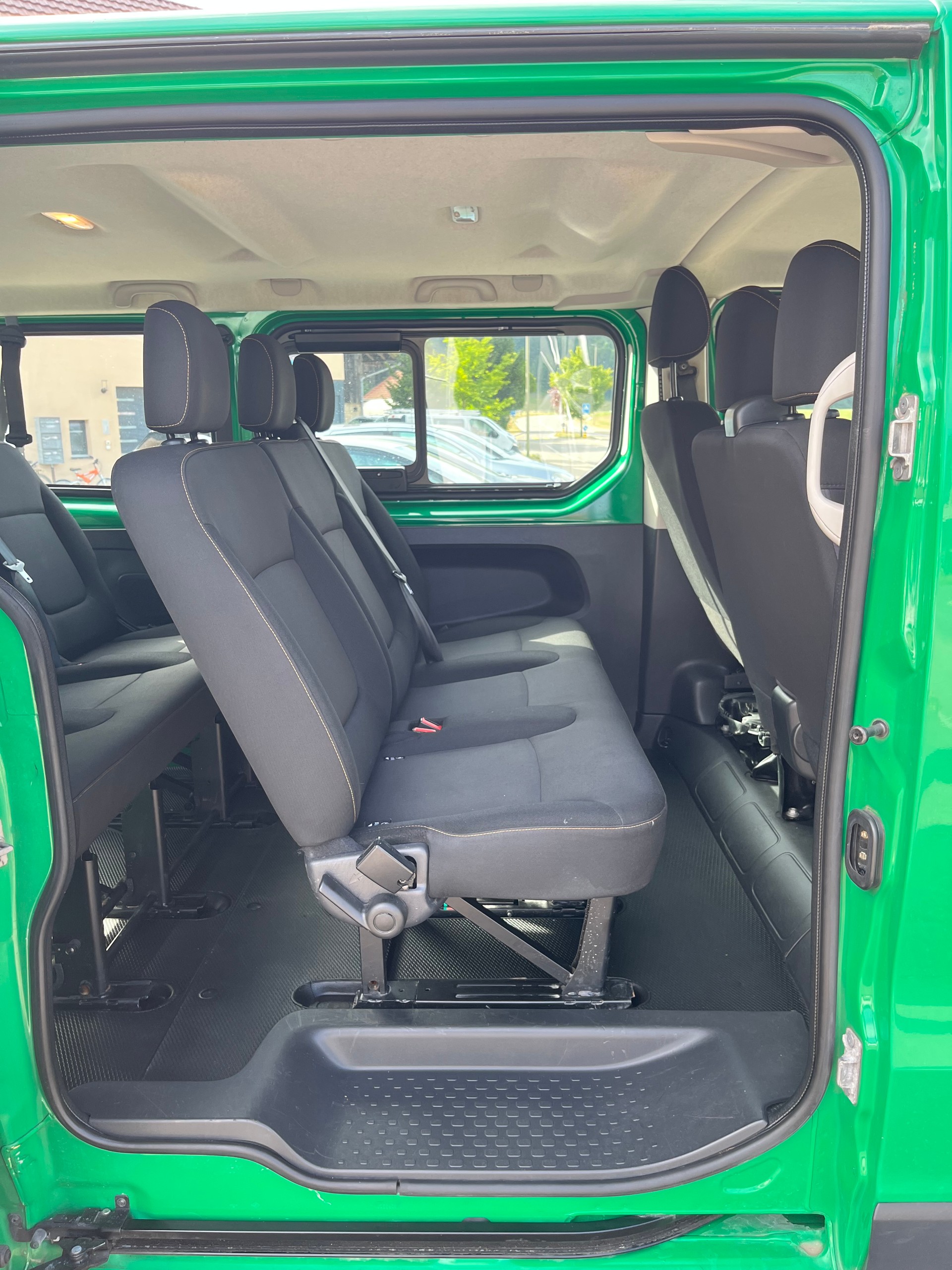 RENAULT Trafic ENERGY dCi 125 Passenger Authentique / Frisch ab MFK & Service / 9-Sitze / CH Fahrzeug-image-5