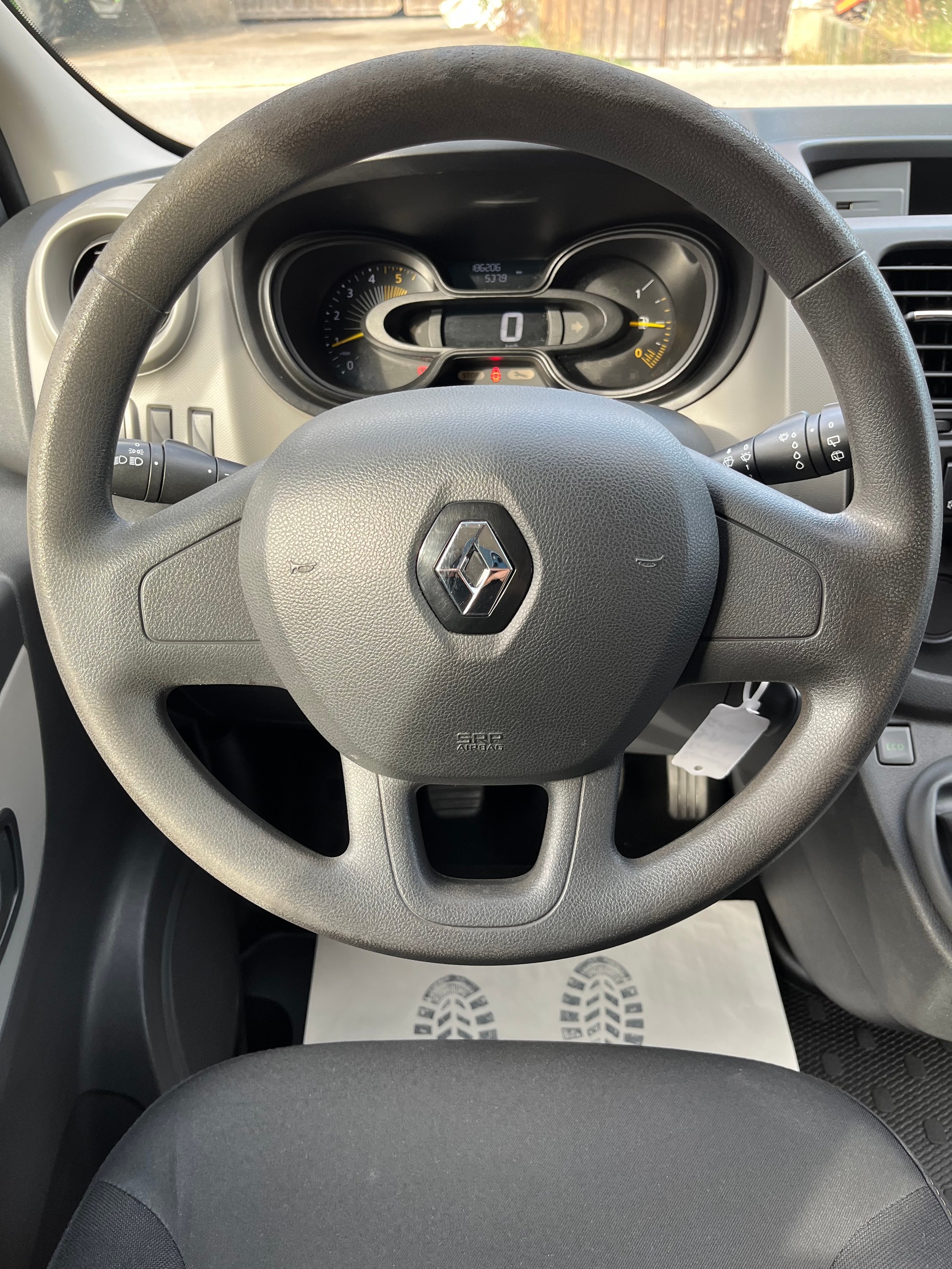 RENAULT Trafic ENERGY dCi 125 Passenger Authentique / Frisch ab MFK & Service / 9-Sitze / CH Fahrzeug-image-10