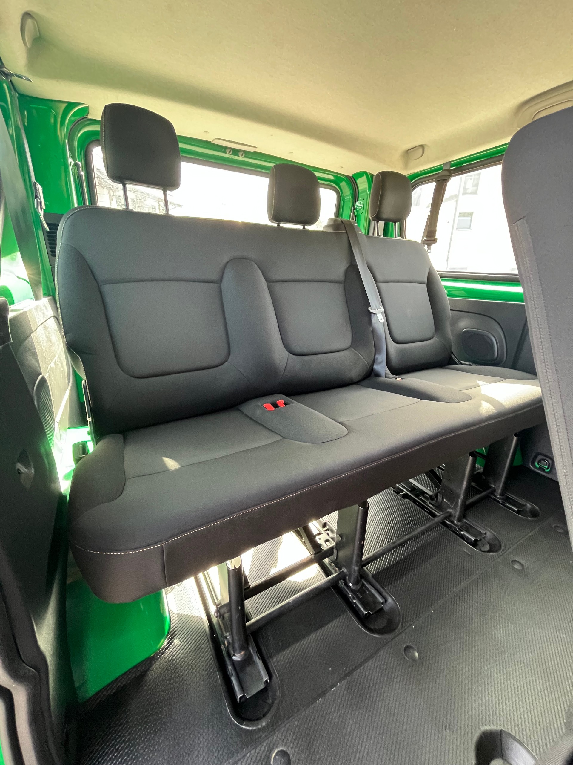 RENAULT Trafic ENERGY dCi 125 Passenger Authentique / Frisch ab MFK & Service / 9-Sitze / CH Fahrzeug-image-7