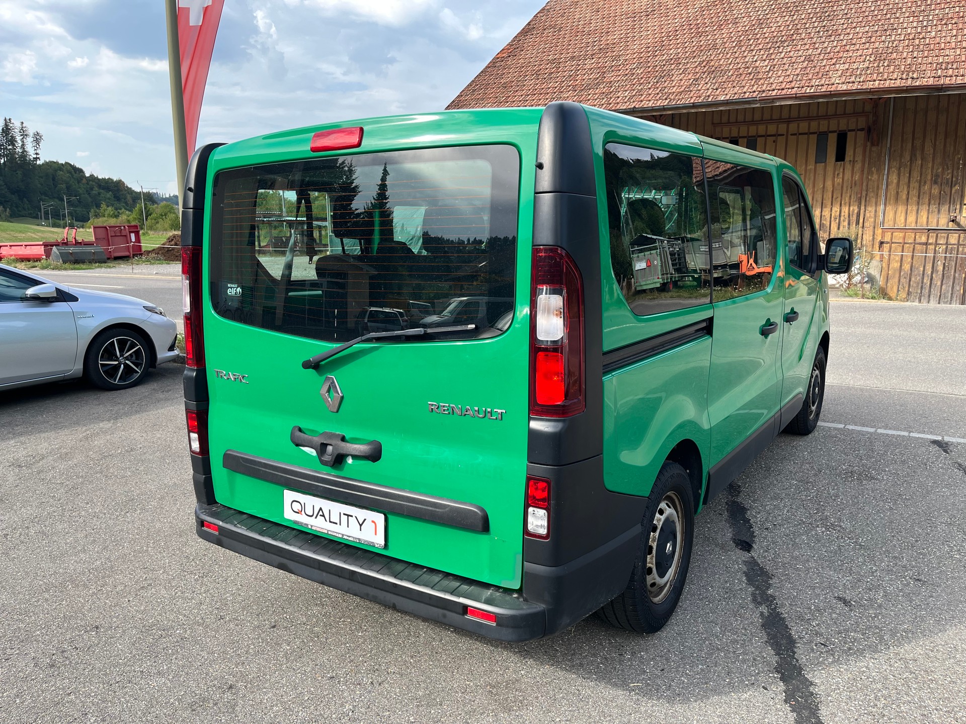 RENAULT Trafic ENERGY dCi 125 Passenger Authentique / Frisch ab MFK & Service / 9-Sitze / CH Fahrzeug-image-3