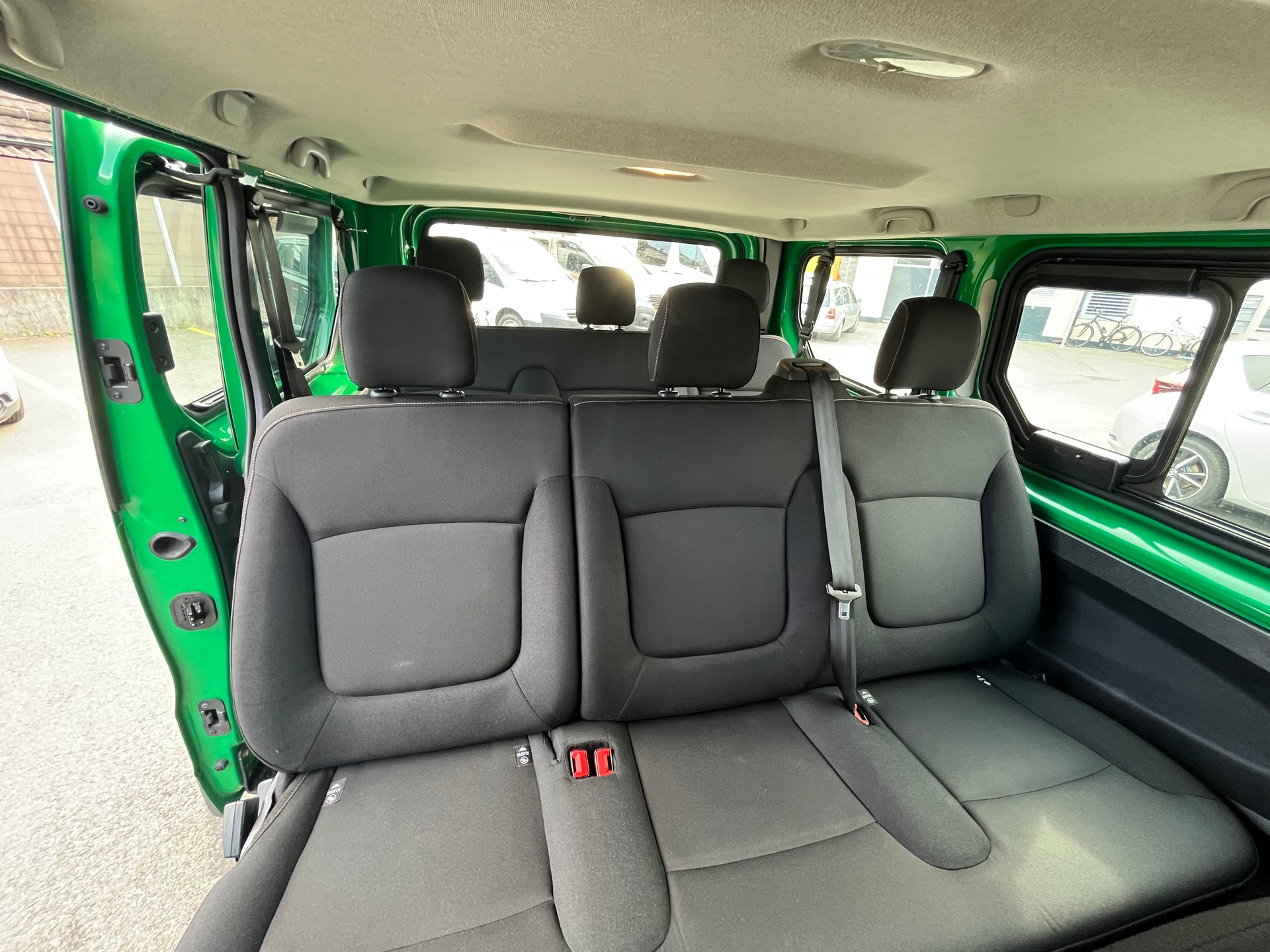RENAULT Trafic ENERGY dCi 125 Passenger Authentique / Frisch ab MFK & Service / 9-Sitze / CH Fahrzeug-image-6