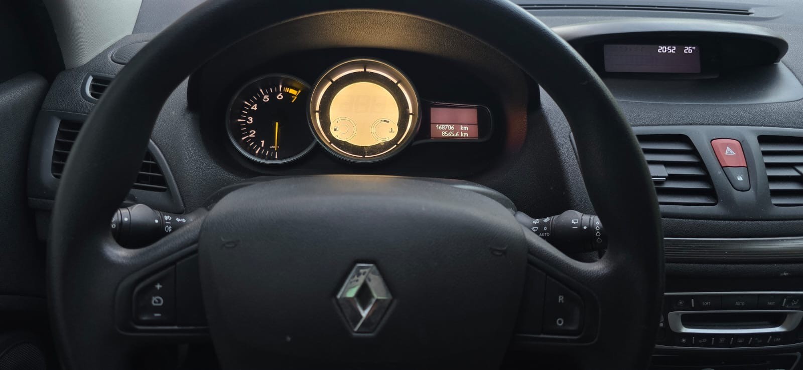 RENAULT Mégane 1.6 16V Expression-image-8