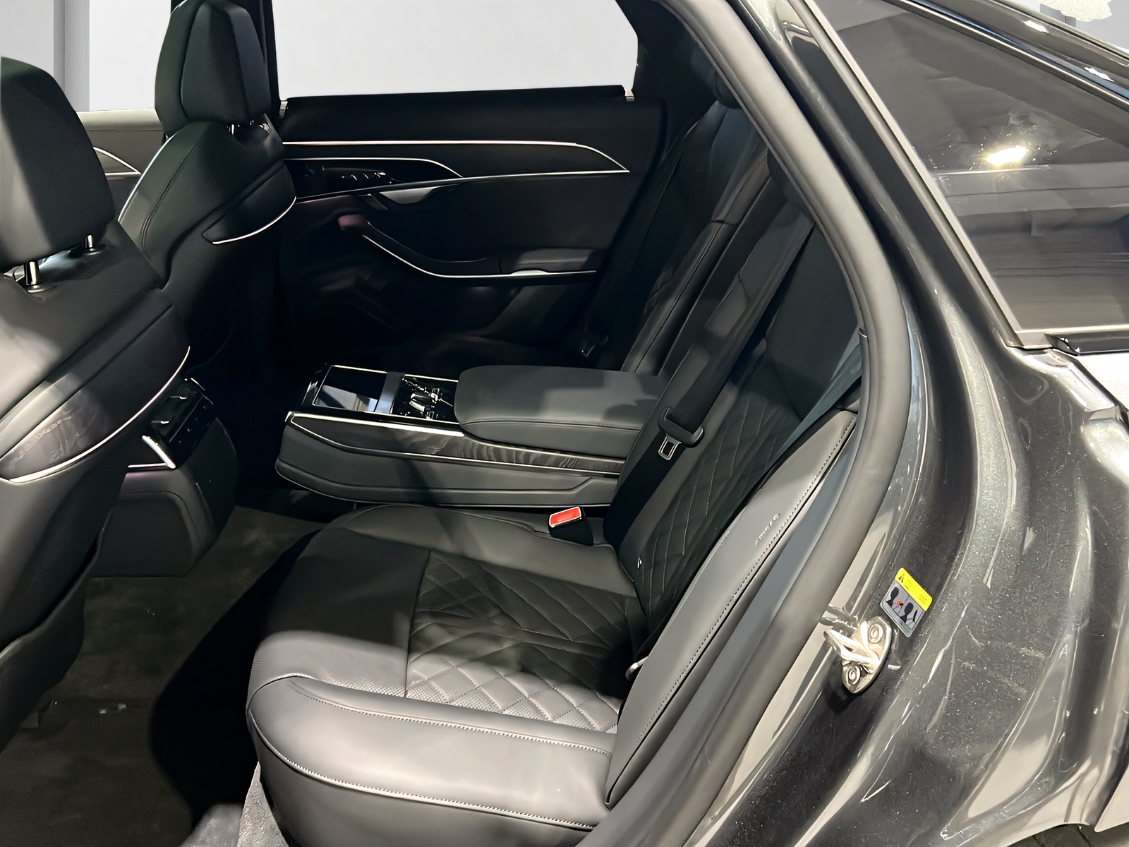 AUDI A8 60 TFSI e qu S-Line**Panodach,5-Jahre Garantie,Matrix,S-Sportsitze,Luftfahrwerk**Np CHF 178'240.-**-image-8