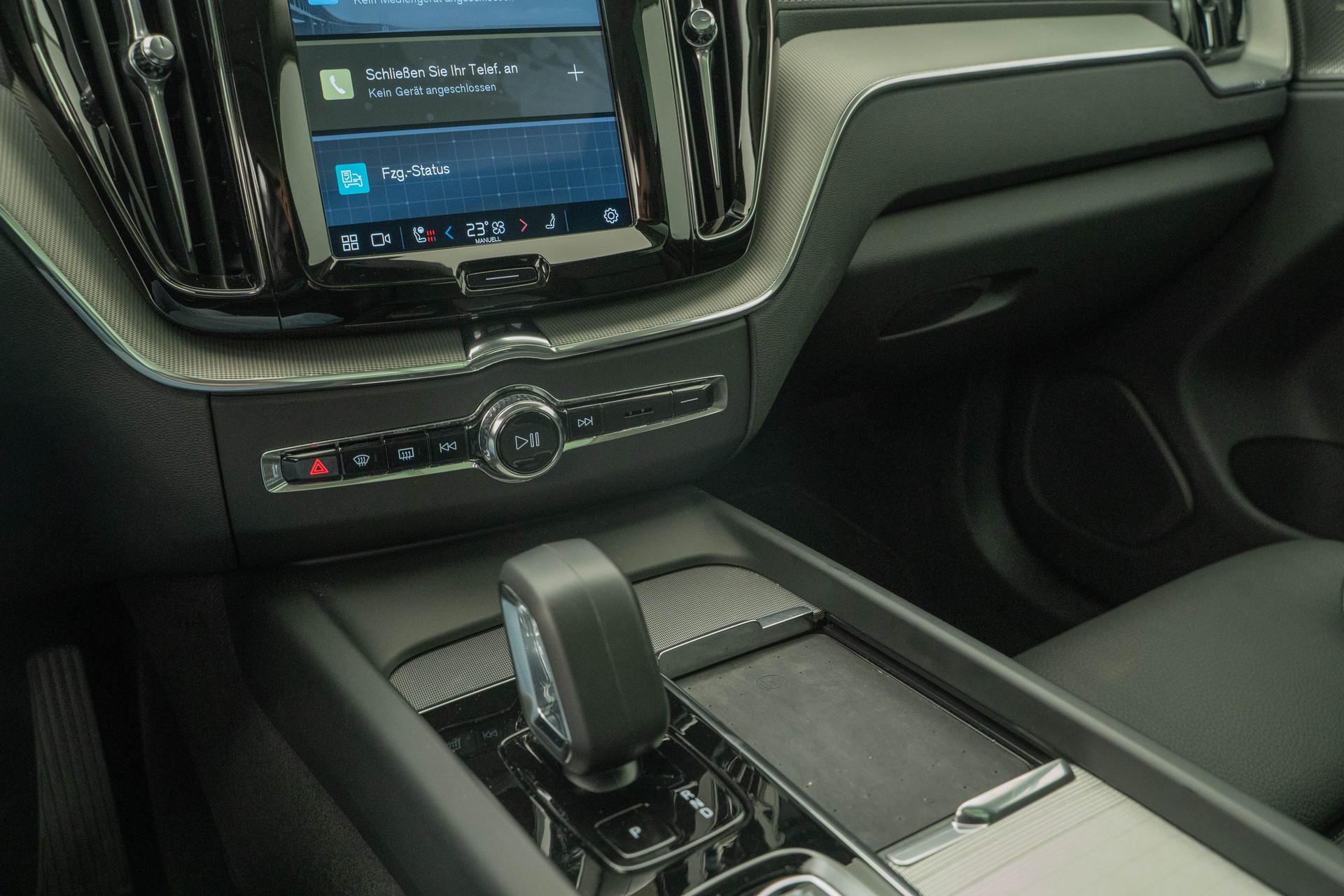 VOLVO XC60 2.0 T6 TE Ultimate Dark eAWD-image-13