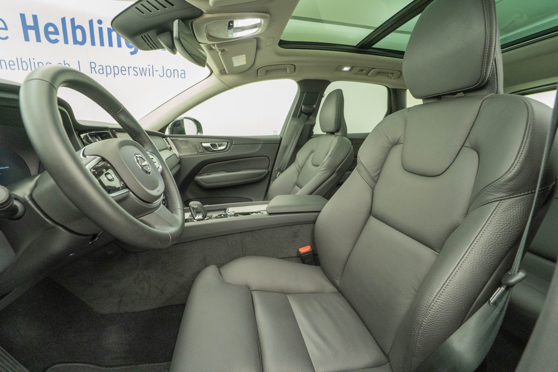 VOLVO XC60 2.0 T6 TE Ultimate Dark eAWD-image-7