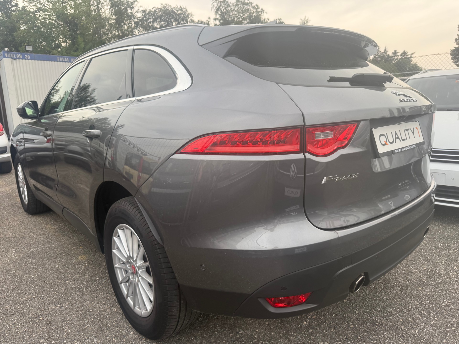 JAGUAR F-Pace 3.0 TD Prestige AWD Automatik-image-3
