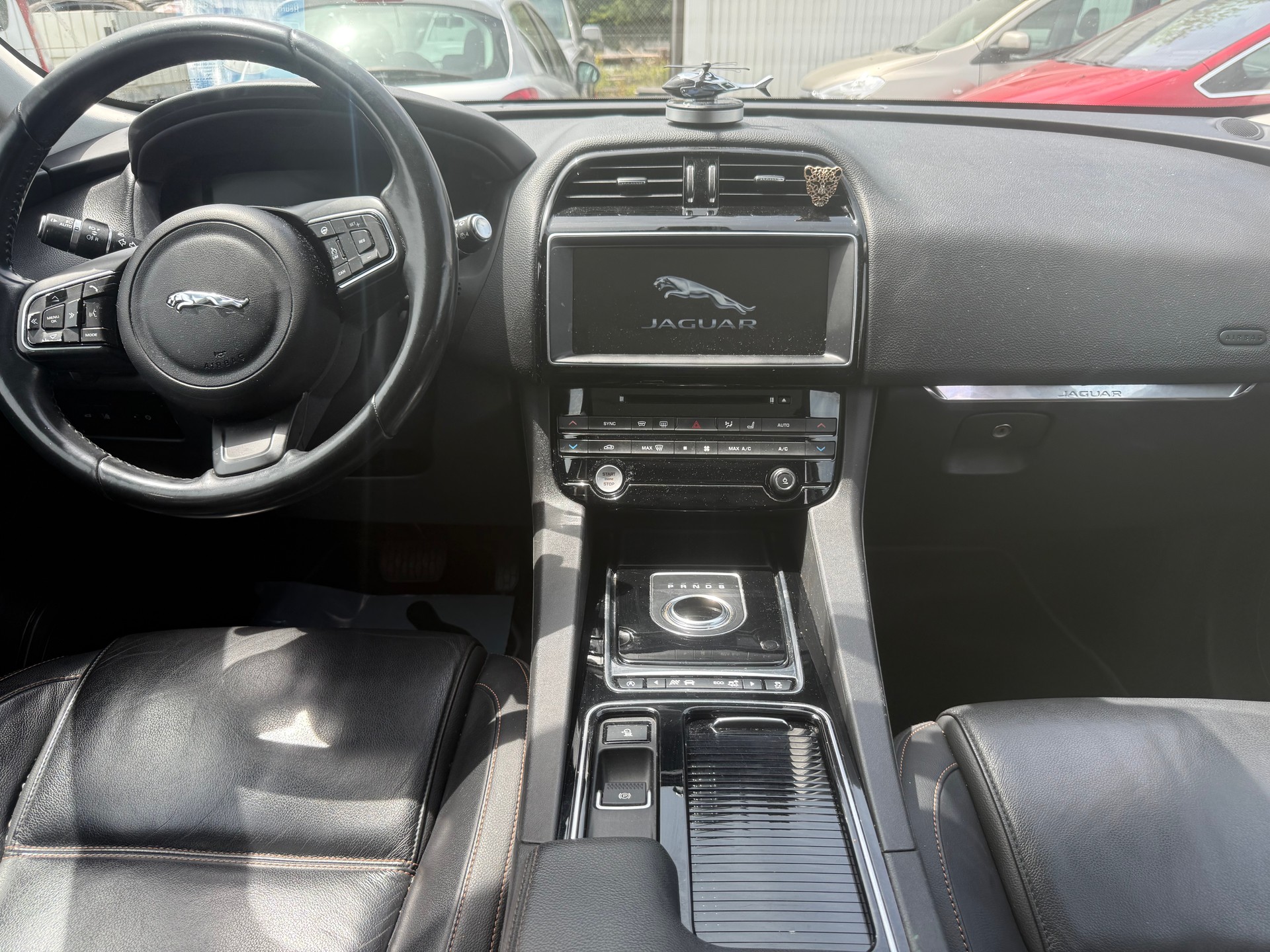 JAGUAR F-Pace 3.0 TD Prestige AWD Automatik-image-4
