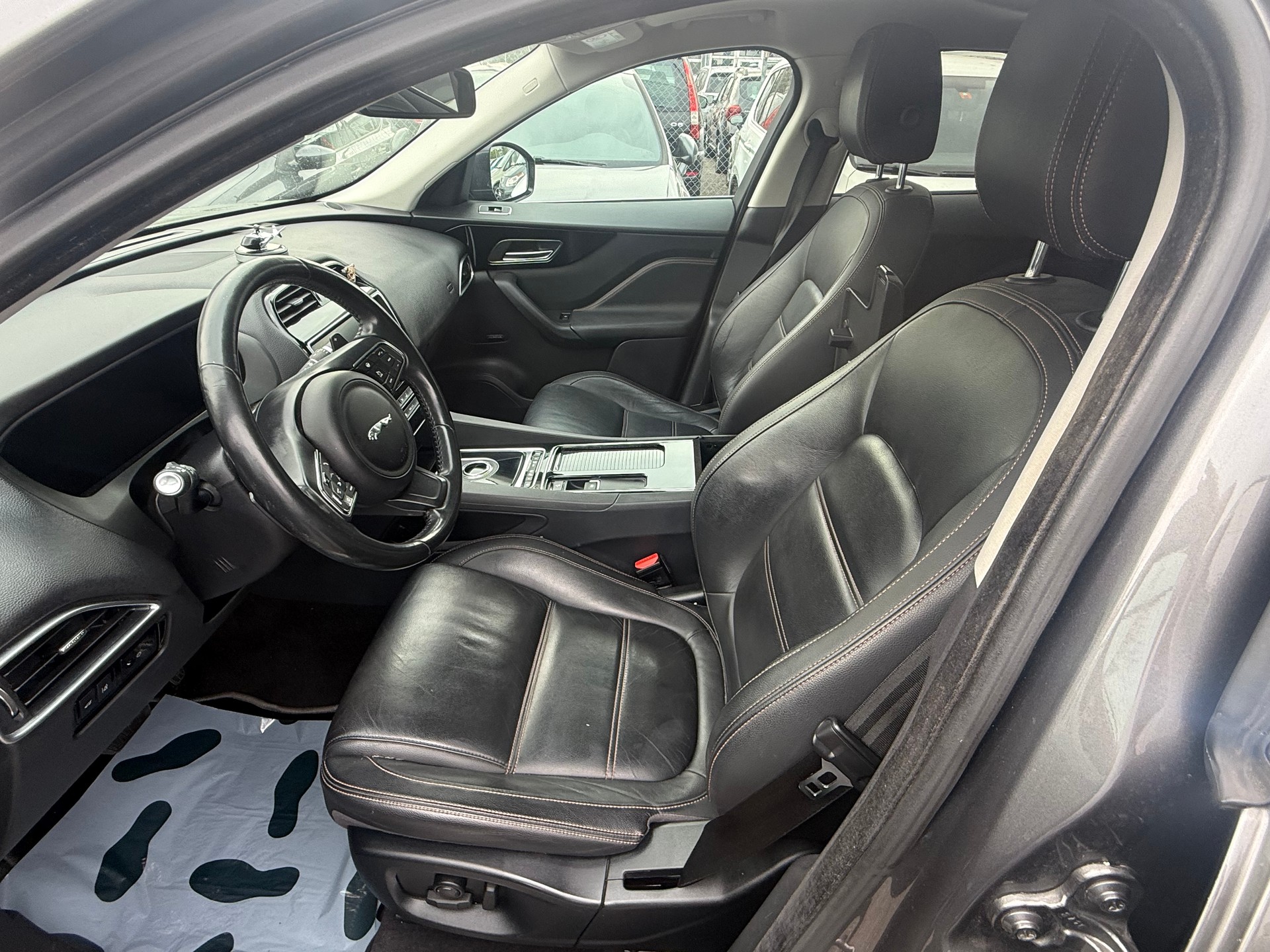 JAGUAR F-Pace 3.0 TD Prestige AWD Automatik-image-5