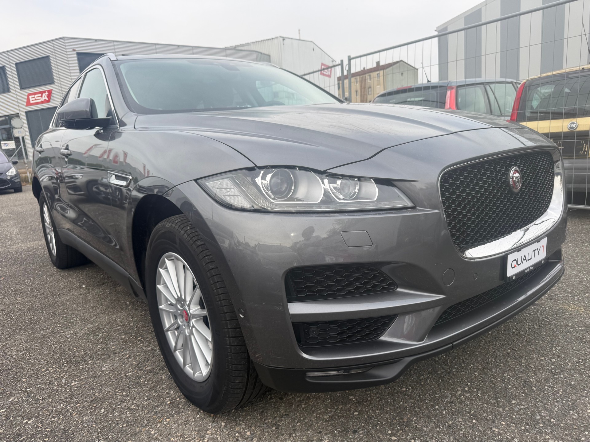 JAGUAR F-Pace 3.0 TD Prestige AWD Automatik-image-0