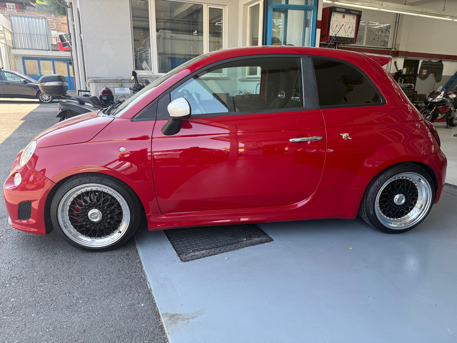 FIAT 500 1.4 16V Turbo Abarth-image-3