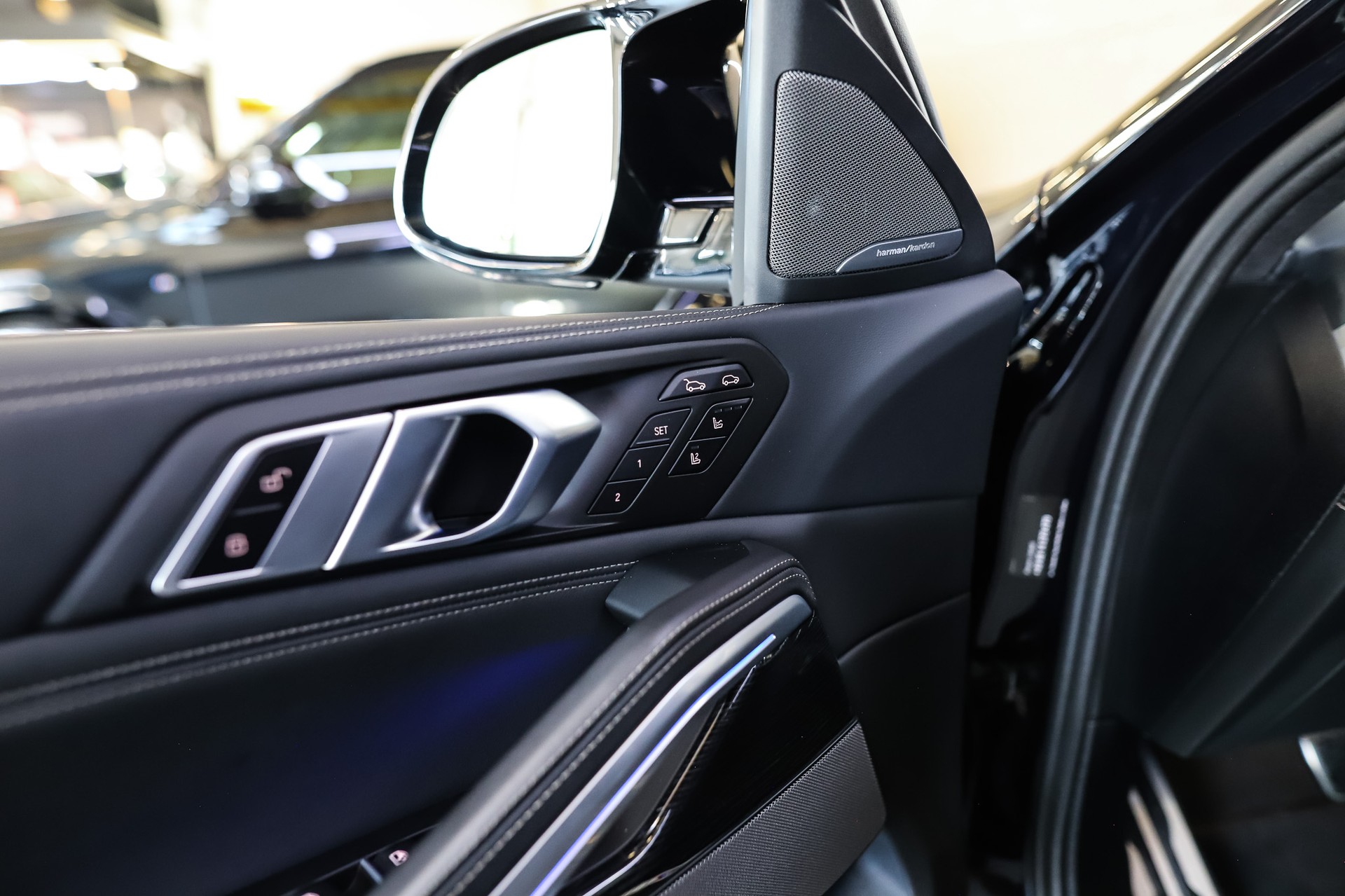 BMW X6 xDrive 48V M60i M Sport Pro Steptronic-image-14