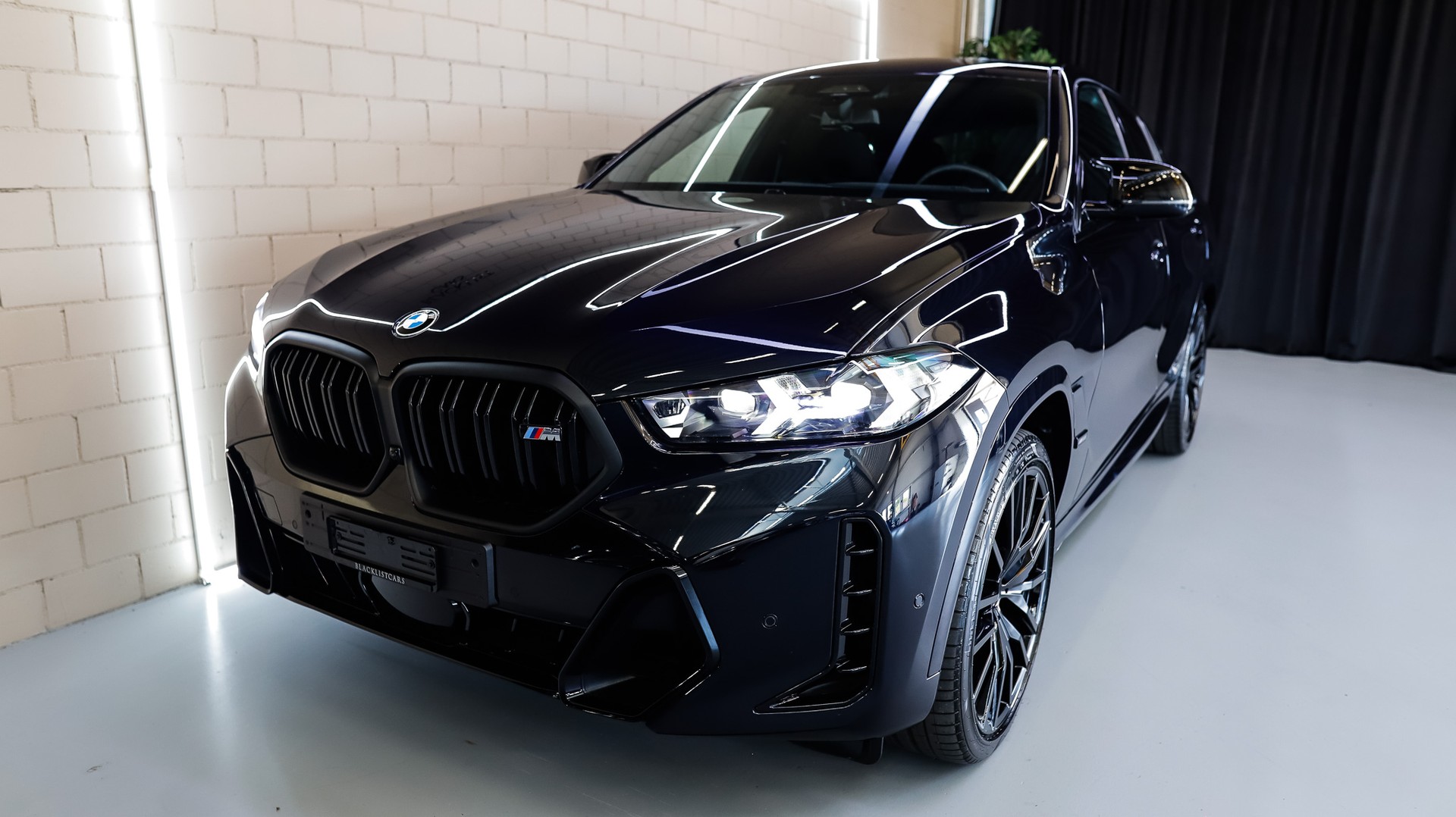 BMW X6 xDrive 48V M60i M Sport Pro Steptronic-showroom-element-1