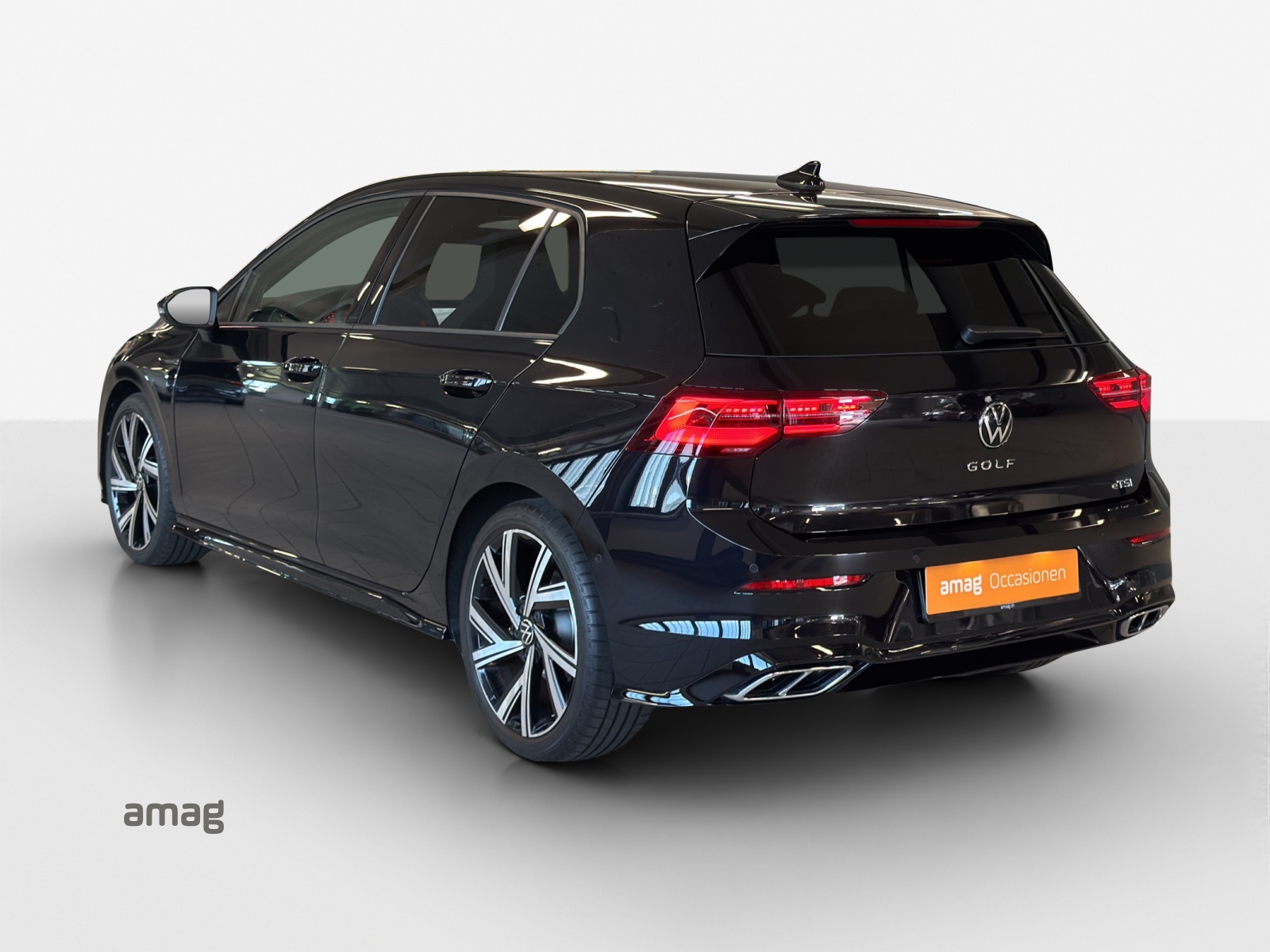 VW Golf 1.5 eTSI mHEV ACT R-Line DSG-image-2