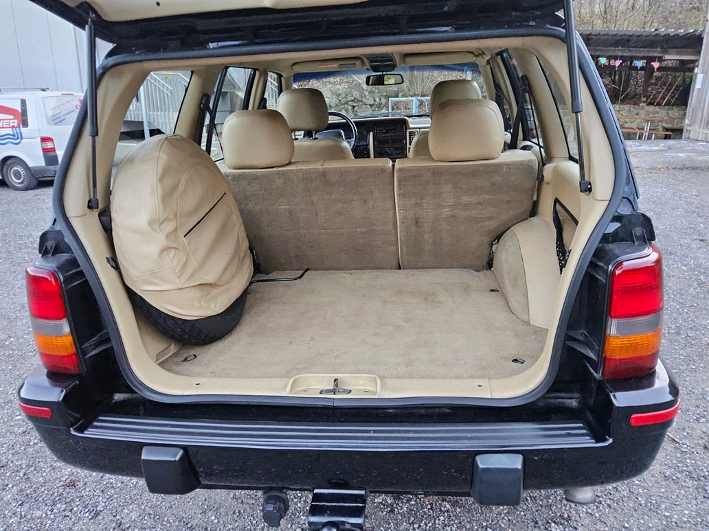 JEEP Grand Cherokee 5.2 Limited Automatic-image-13