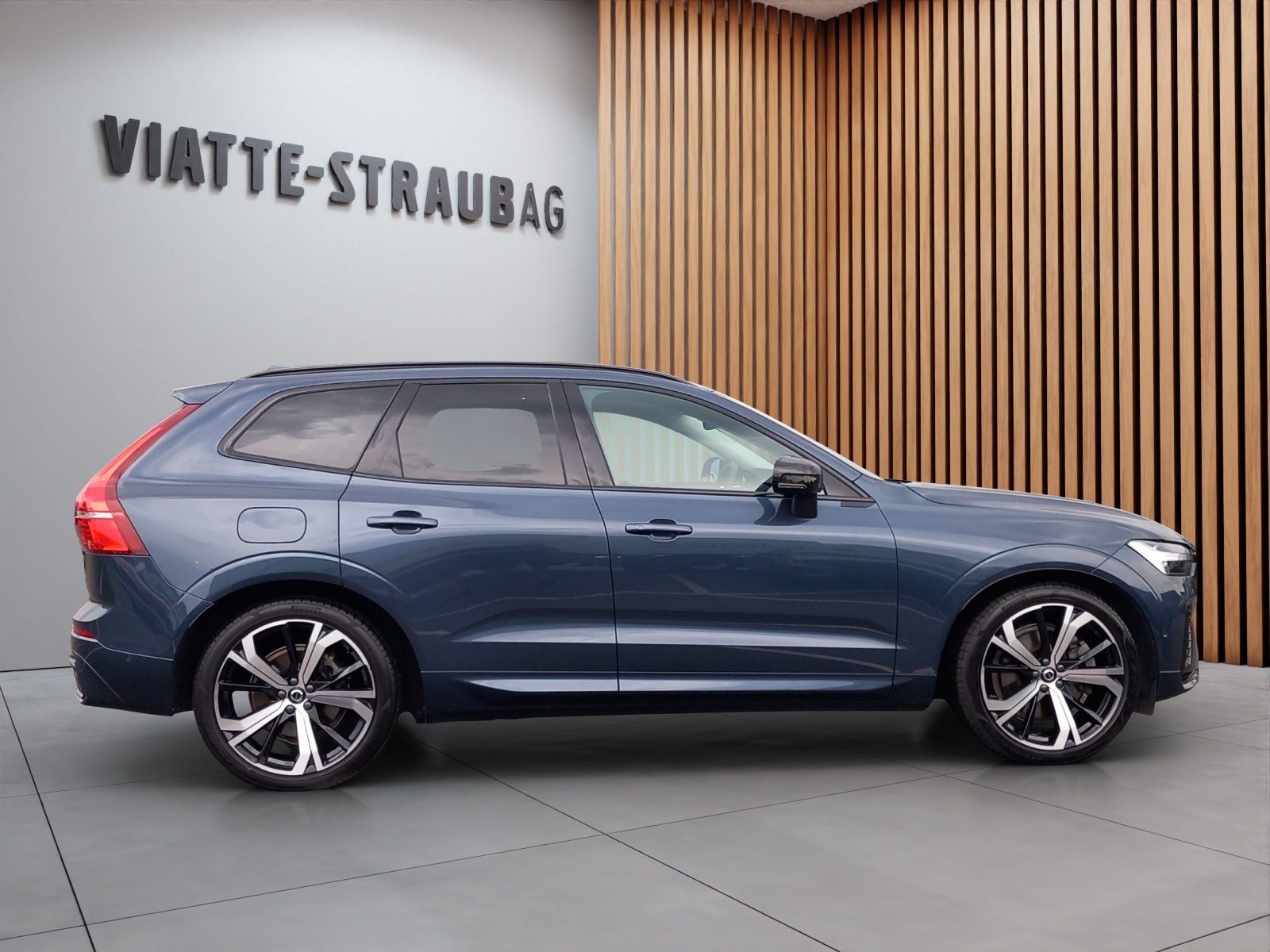 VOLVO XC60 2.0 T8 TE XCLUSIVE Ultra Dark eAWD-image-5