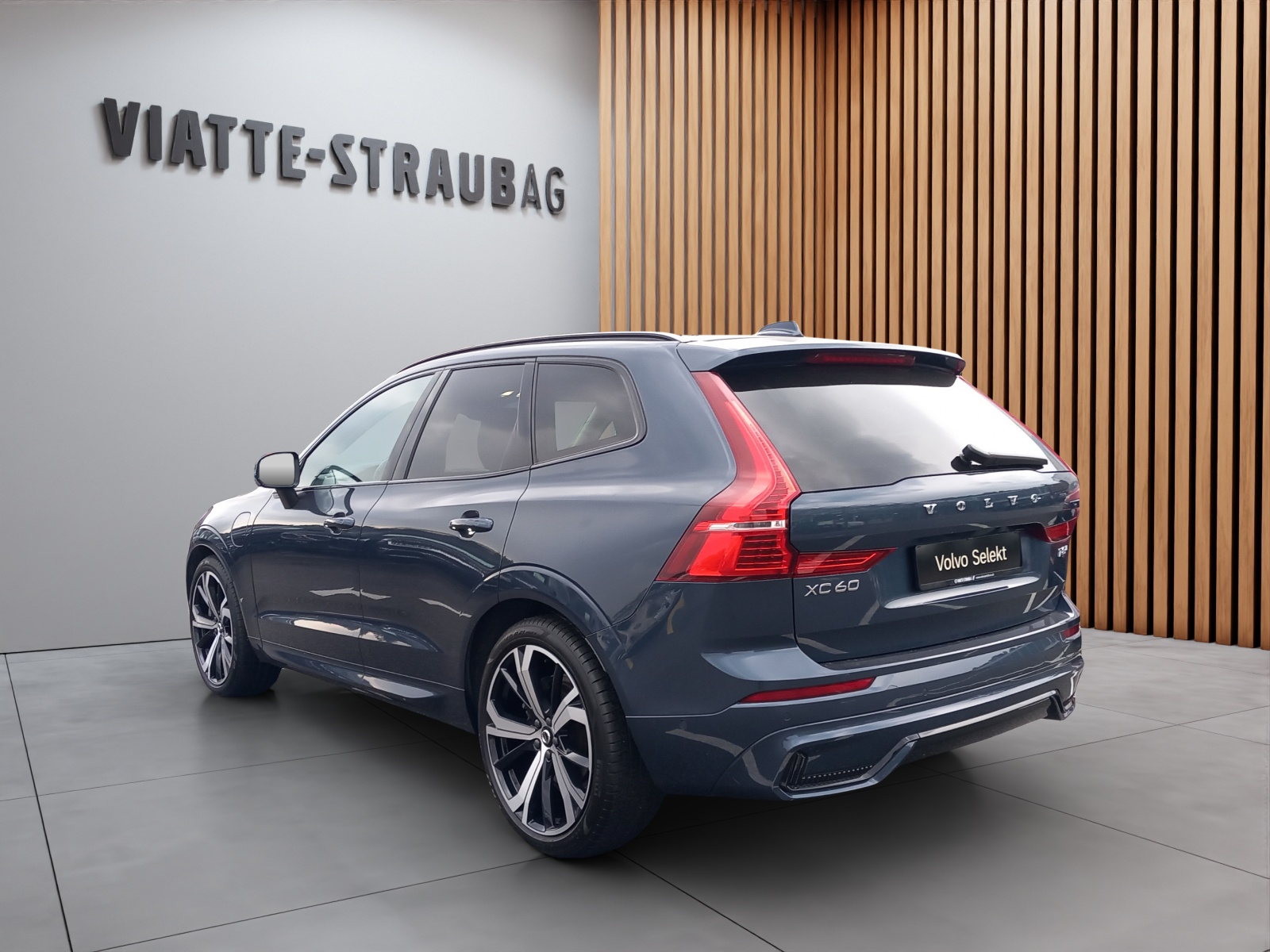 VOLVO XC60 2.0 T8 TE XCLUSIVE Ultra Dark eAWD-image-1