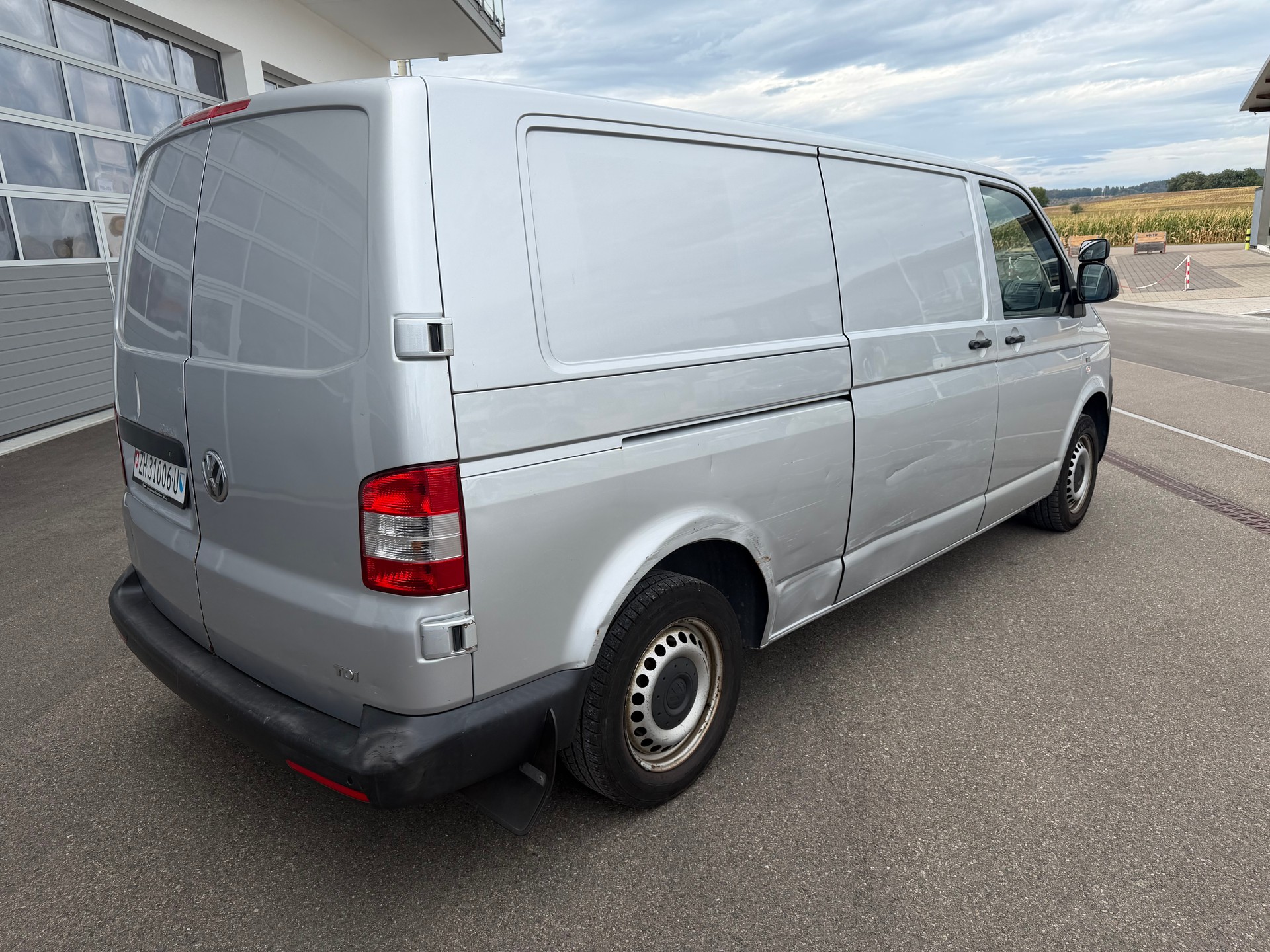 VW T5 2.0 TDI-image-3