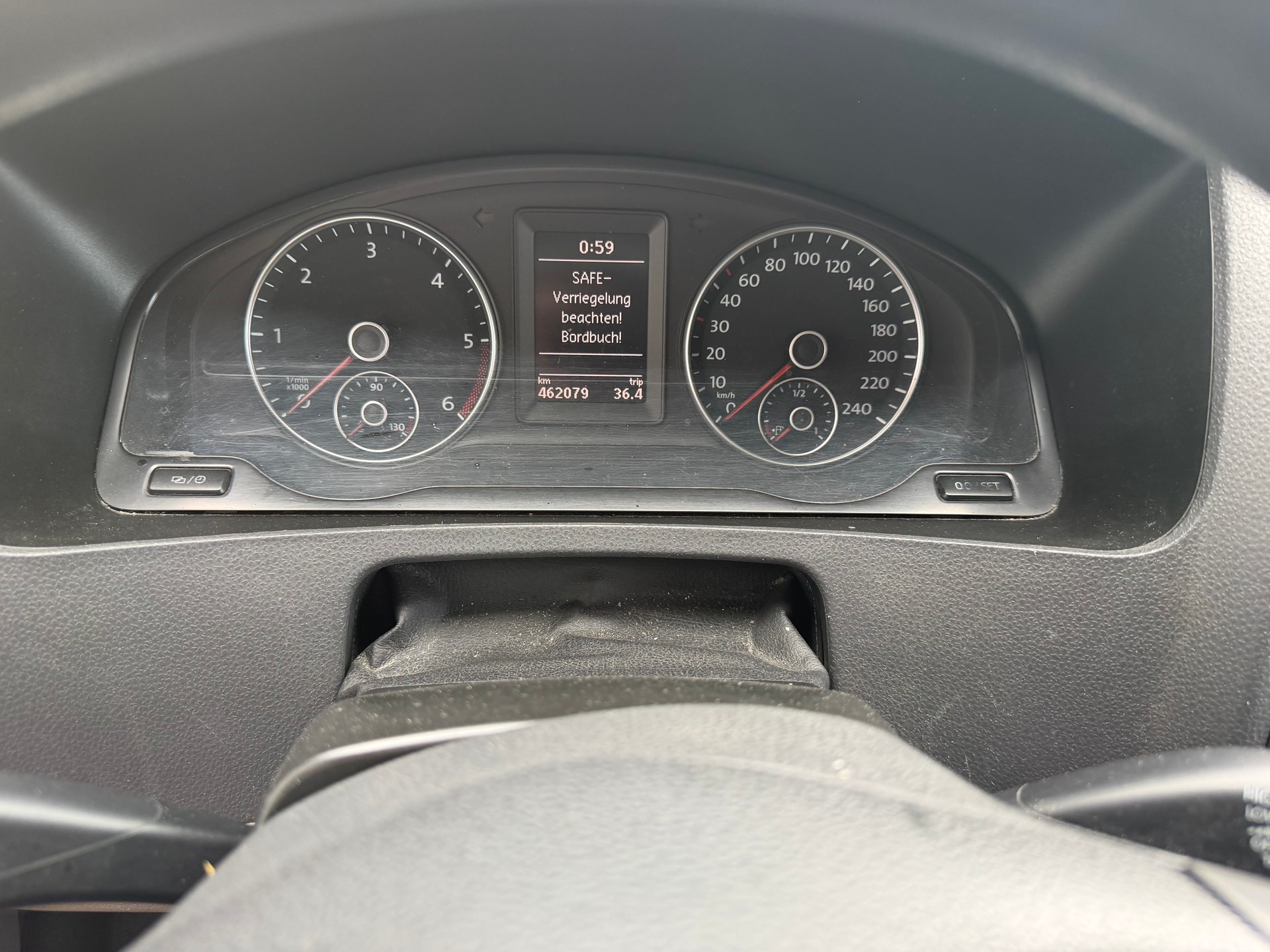 VW T5 2.0 TDI-image-12