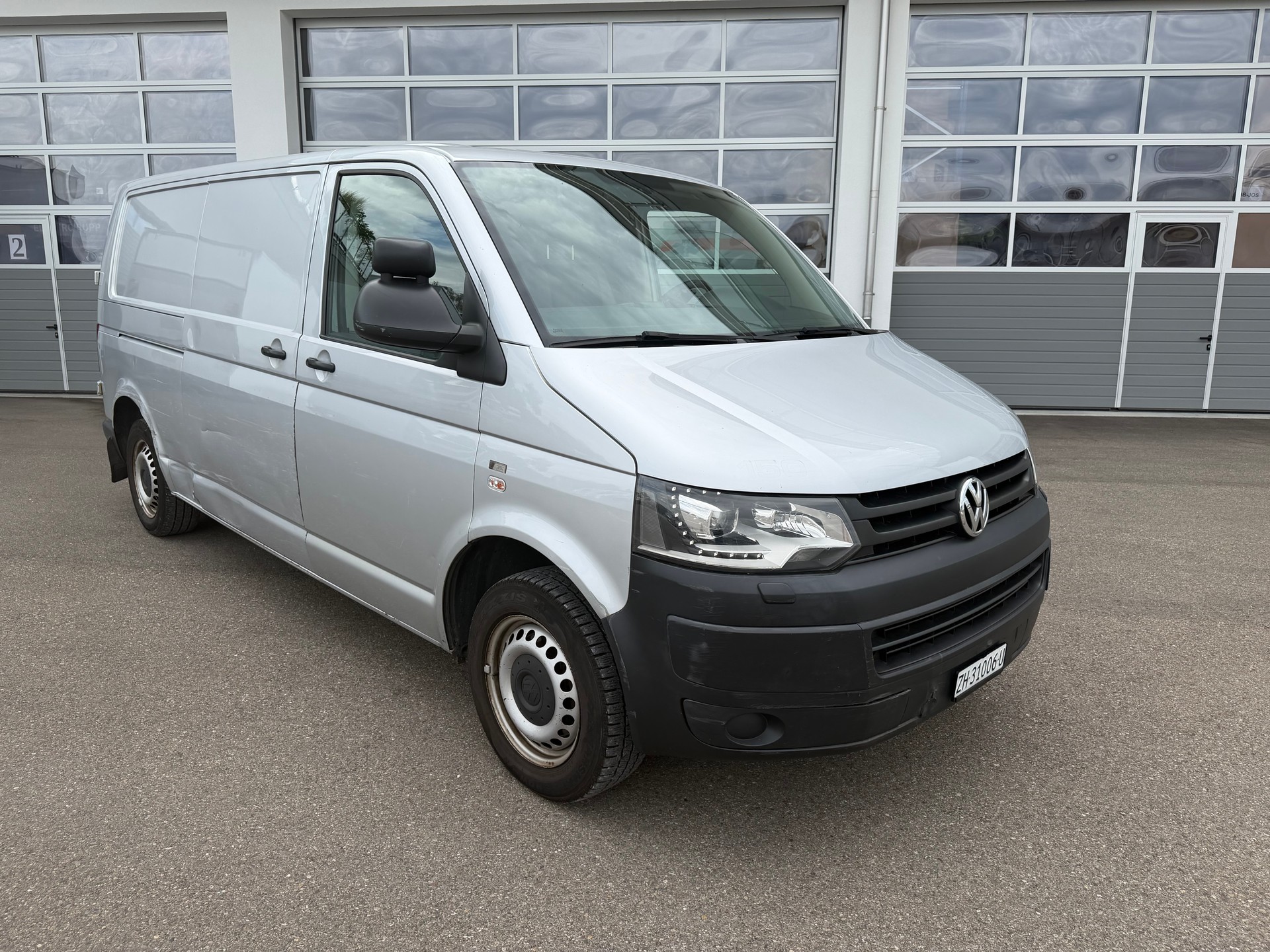 VW T5 2.0 TDI-image-2