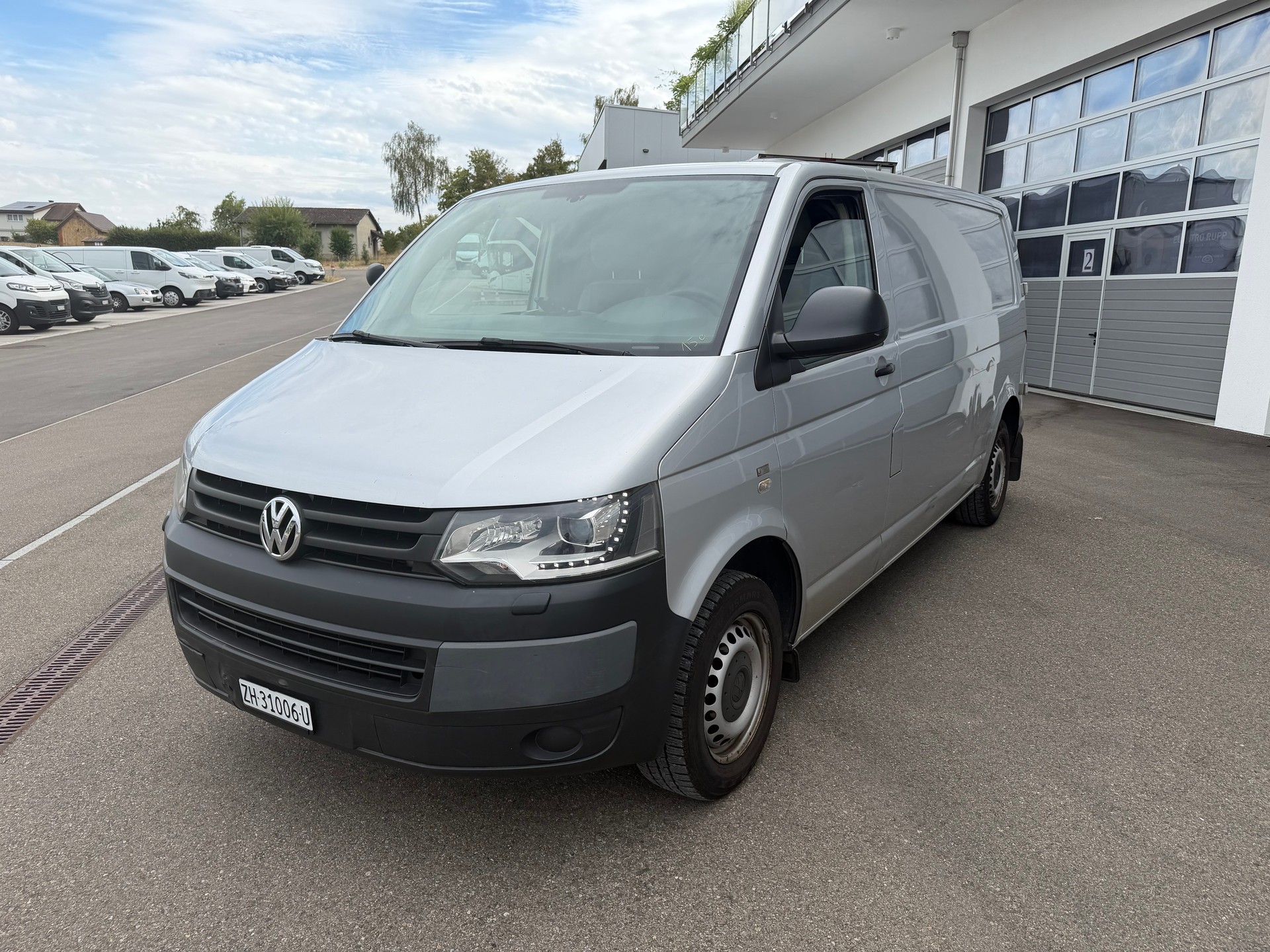 VW T5 2.0 TDI-image-9