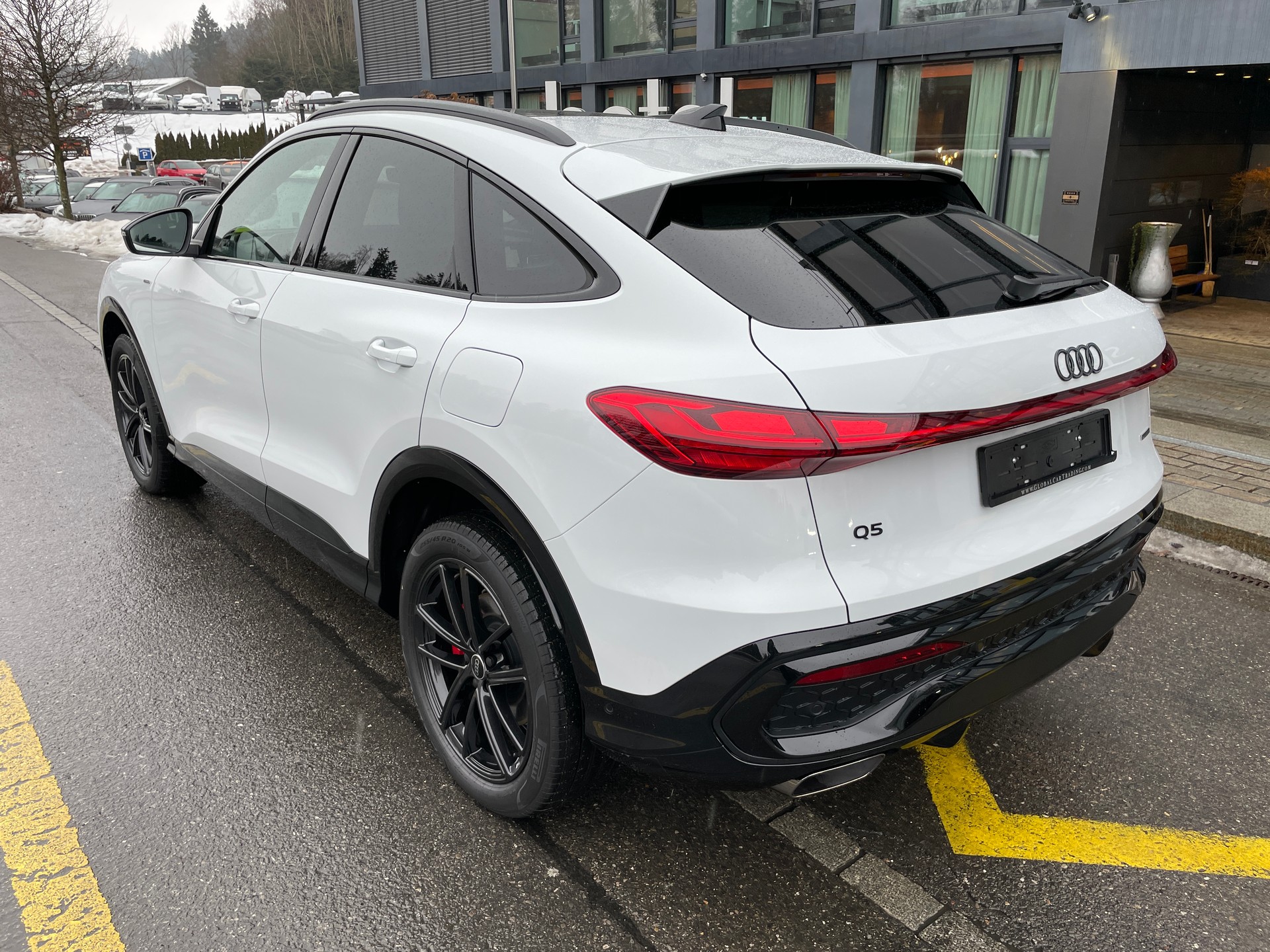 AUDI Q5 Sportback e-hybrid quattro S-tronic-image-9