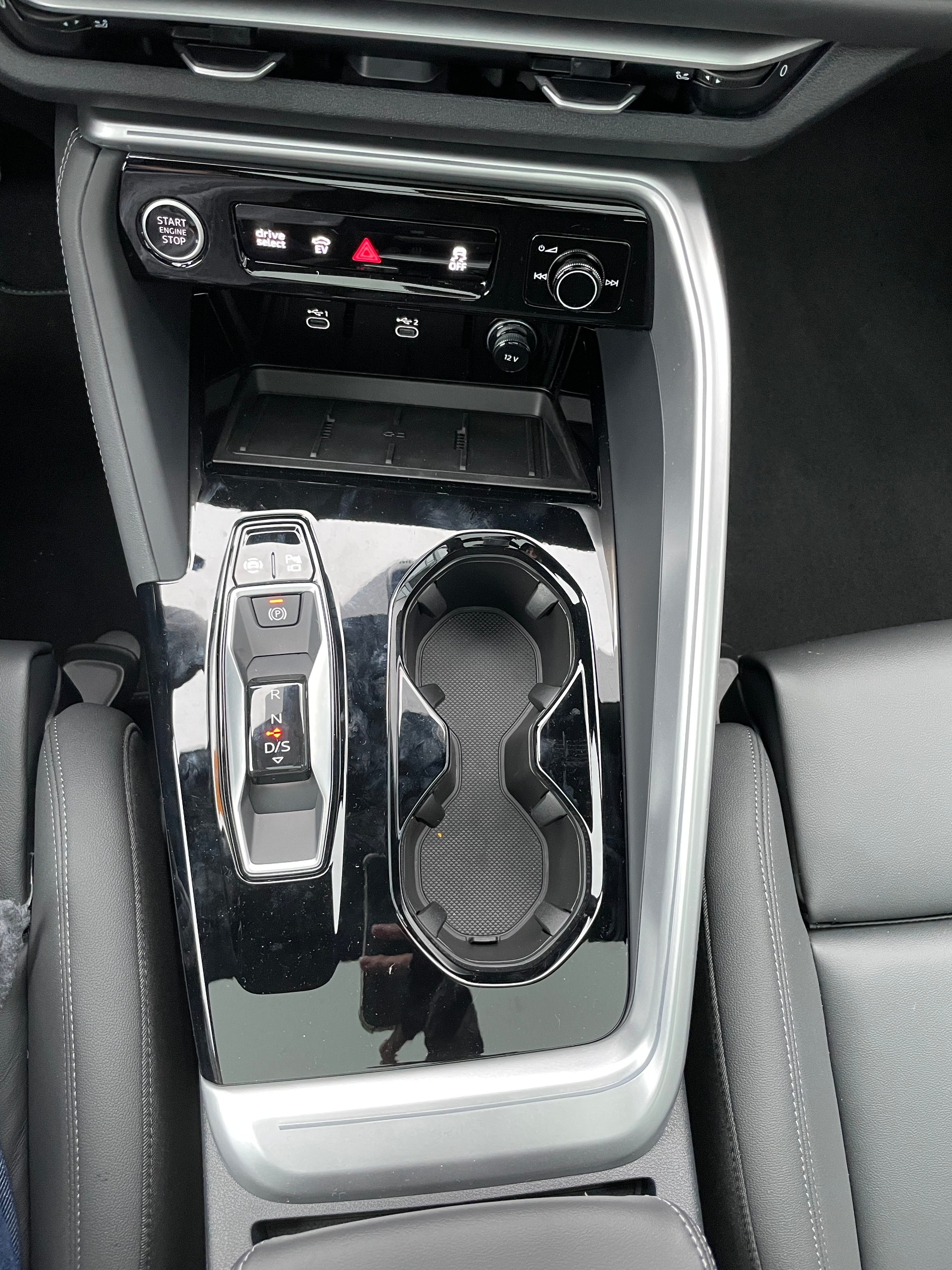 AUDI Q5 Sportback e-hybrid quattro S-tronic-image-25
