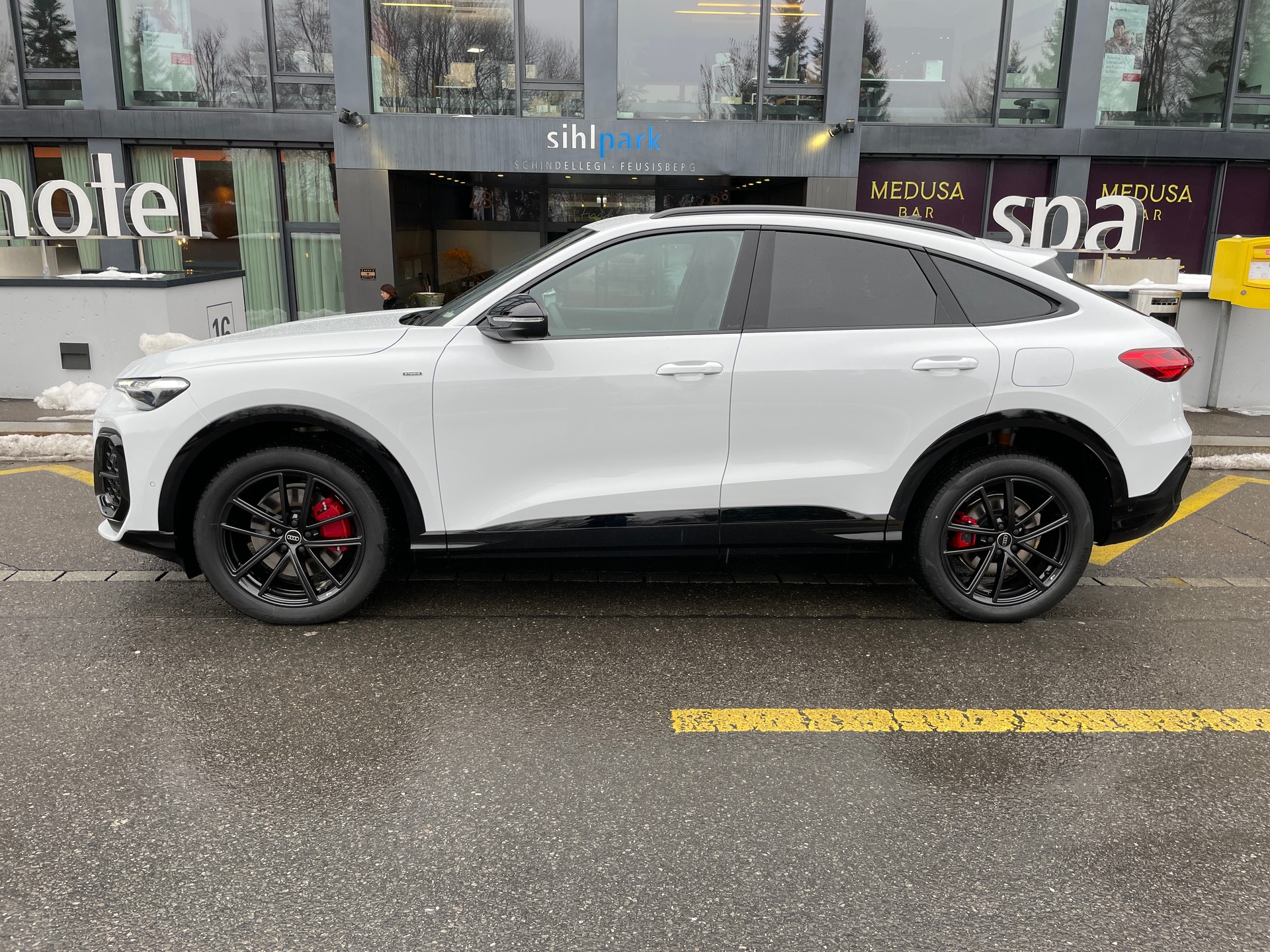 AUDI Q5 Sportback e-hybrid quattro S-tronic-image-10