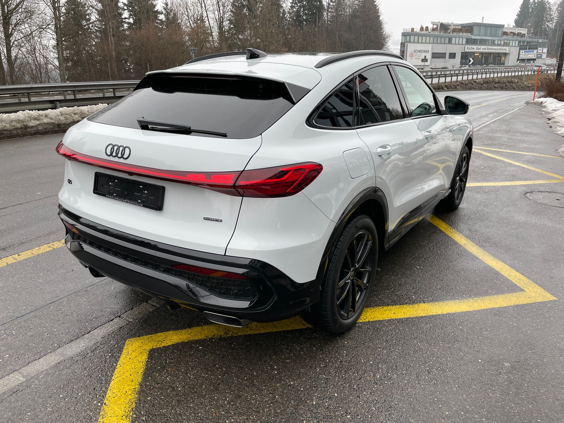 AUDI Q5 Sportback e-hybrid quattro S-tronic-image-4