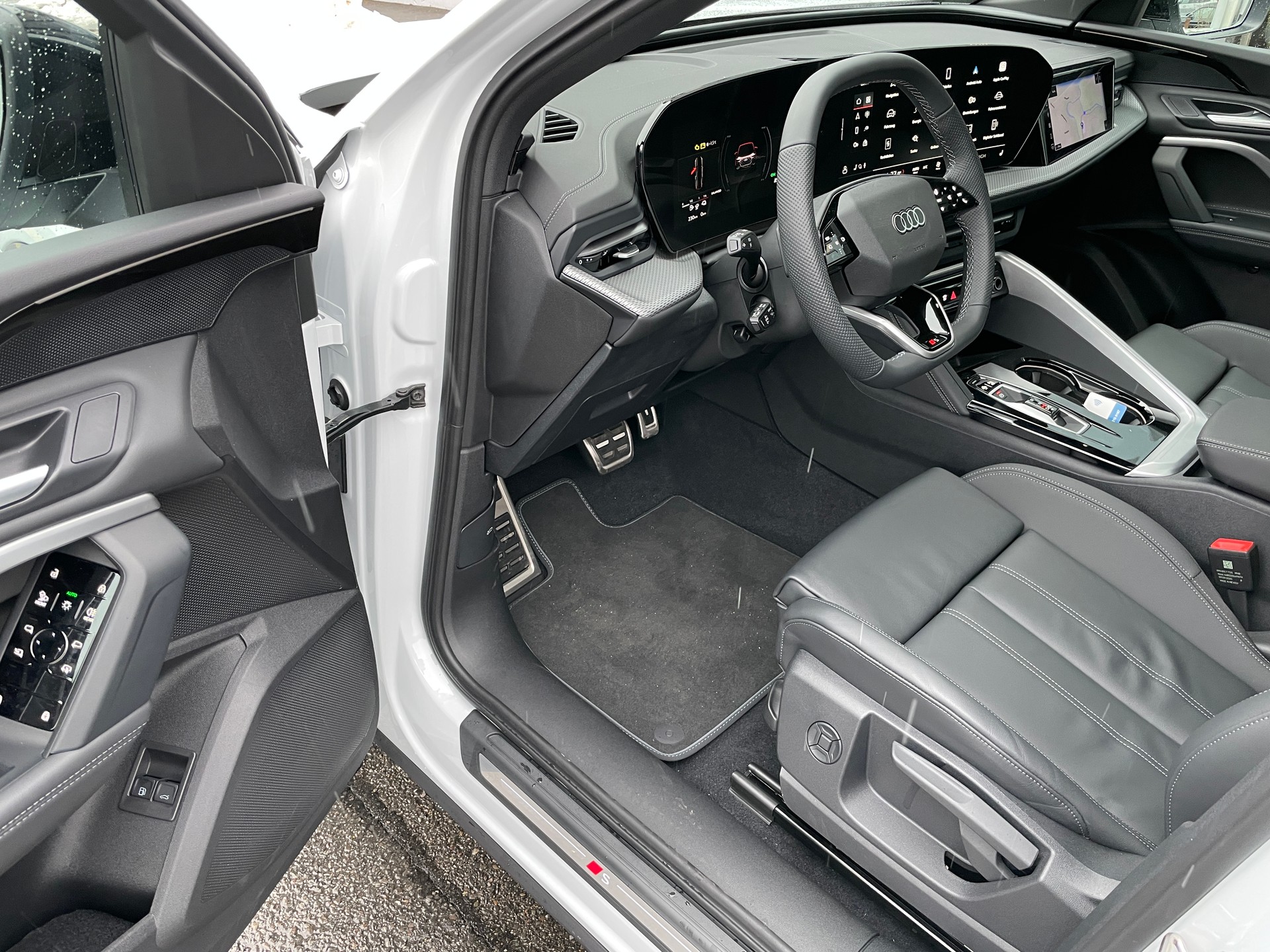 AUDI Q5 Sportback e-hybrid quattro S-tronic-image-11