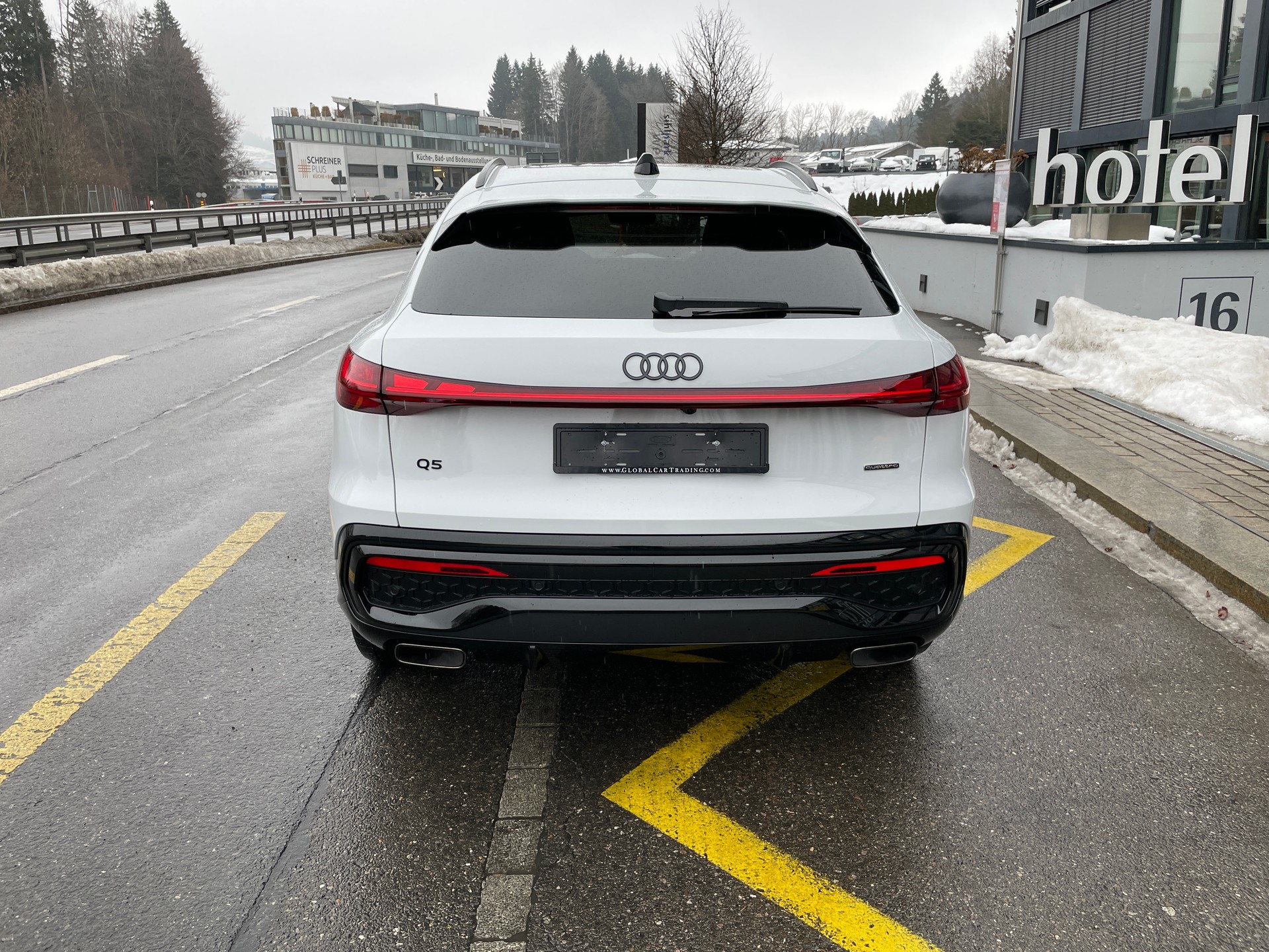 AUDI Q5 Sportback e-hybrid quattro S-tronic-image-5