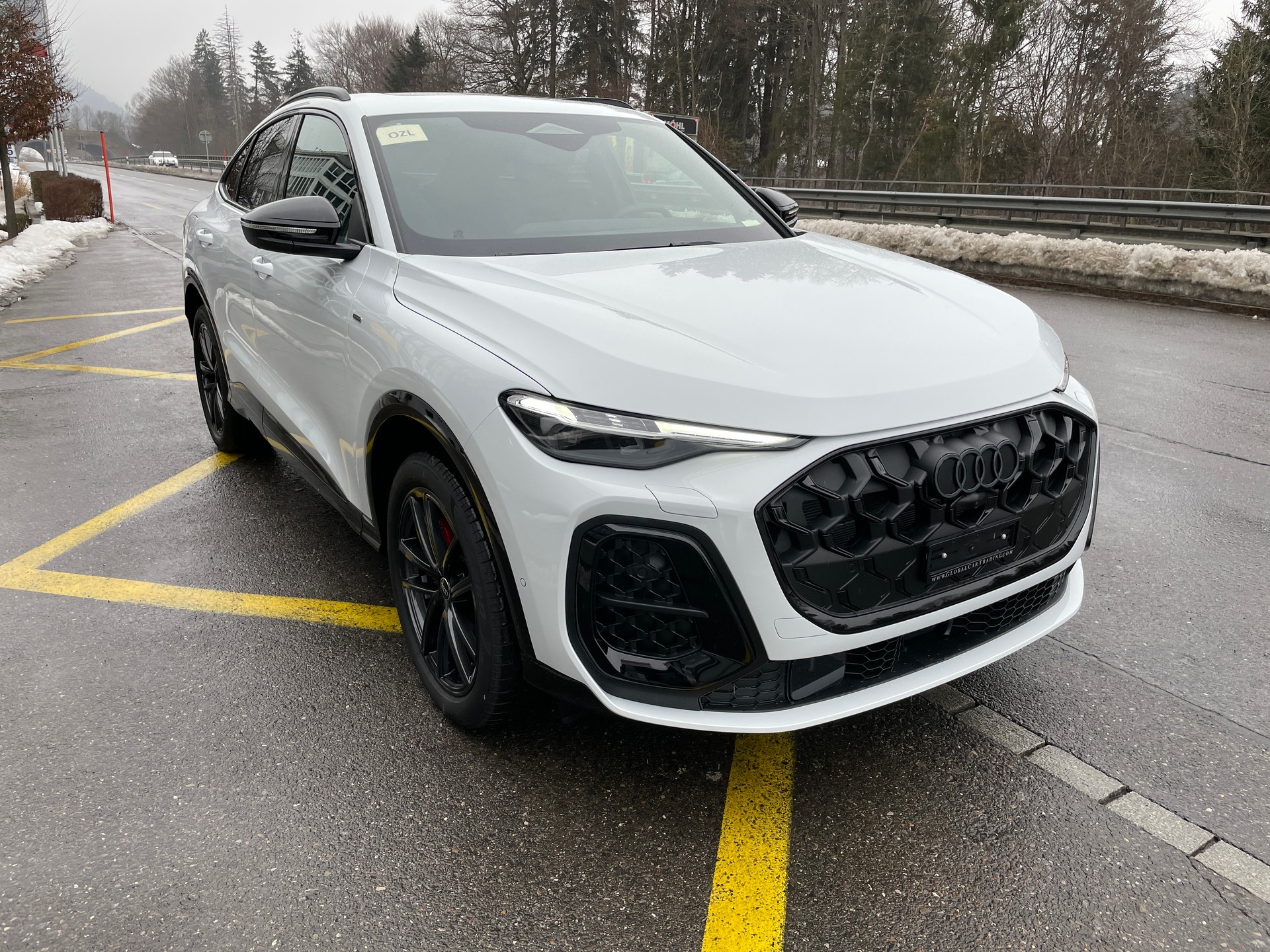 AUDI Q5 Sportback e-hybrid quattro S-tronic-showroom-element-2