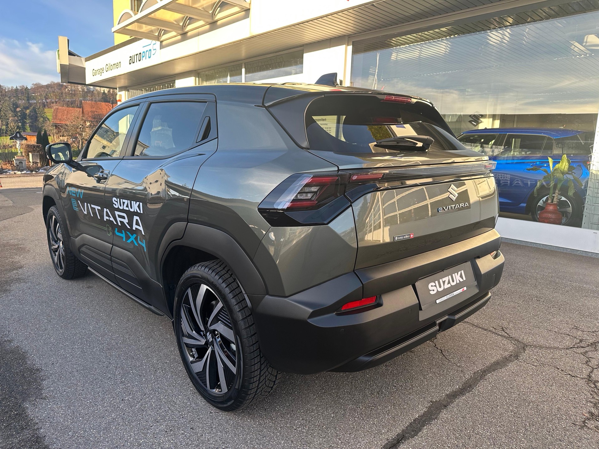 SUZUKI e Vitara Compact Top 4x4-image-4