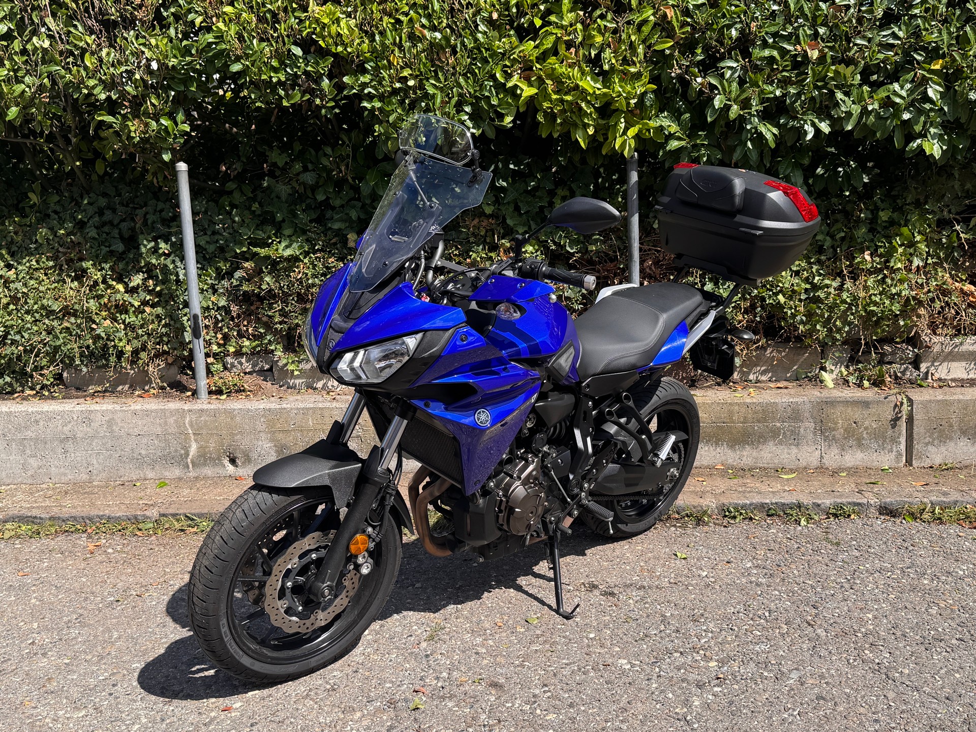 YAMAHA Tracer 700 ABS-showroom-element-1