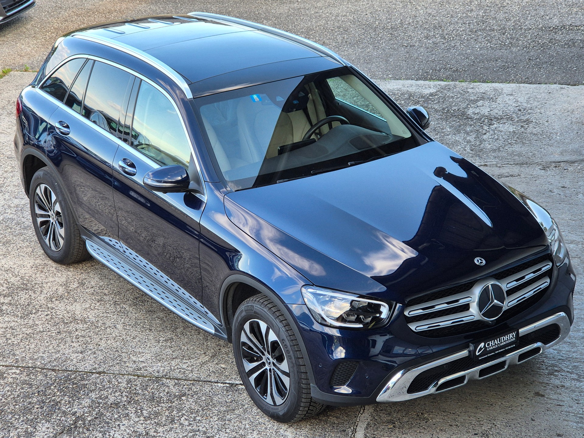 MERCEDES-BENZ GLC 300 e 4Matic 9G-Tronic-showroom-element-2