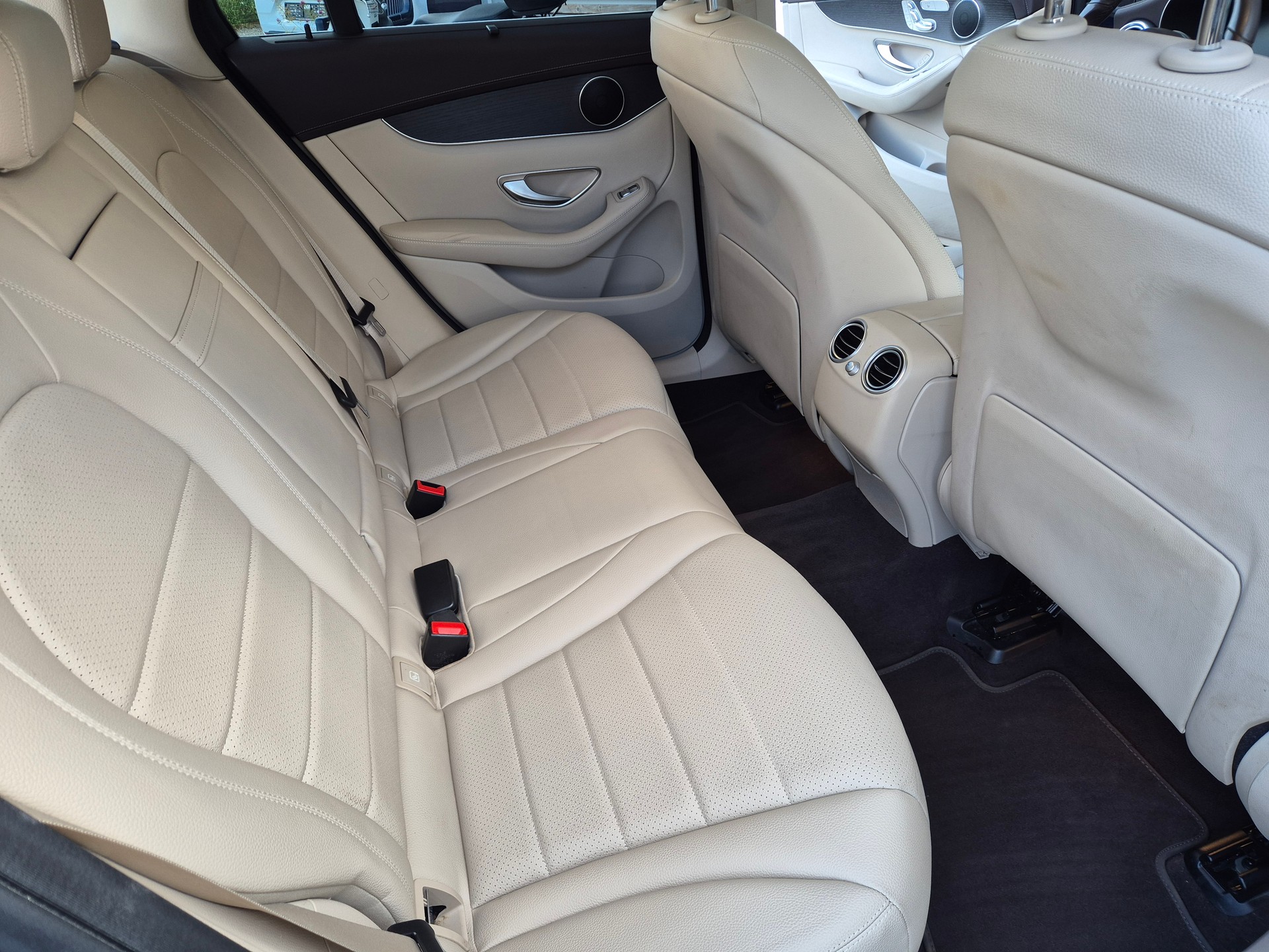 MERCEDES-BENZ GLC 300 e 4Matic 9G-Tronic-image-15